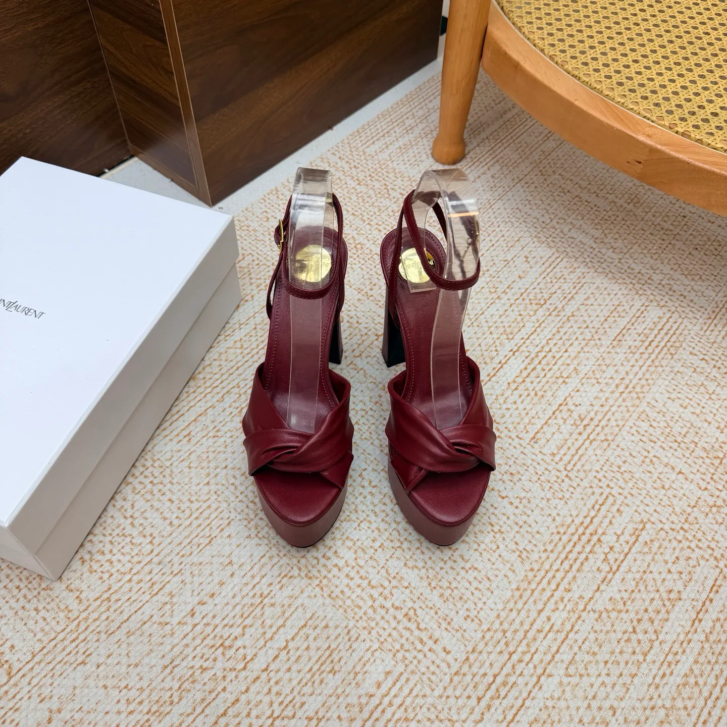 Women's Open-Toe Sandals SAINT LAURENT 18104667