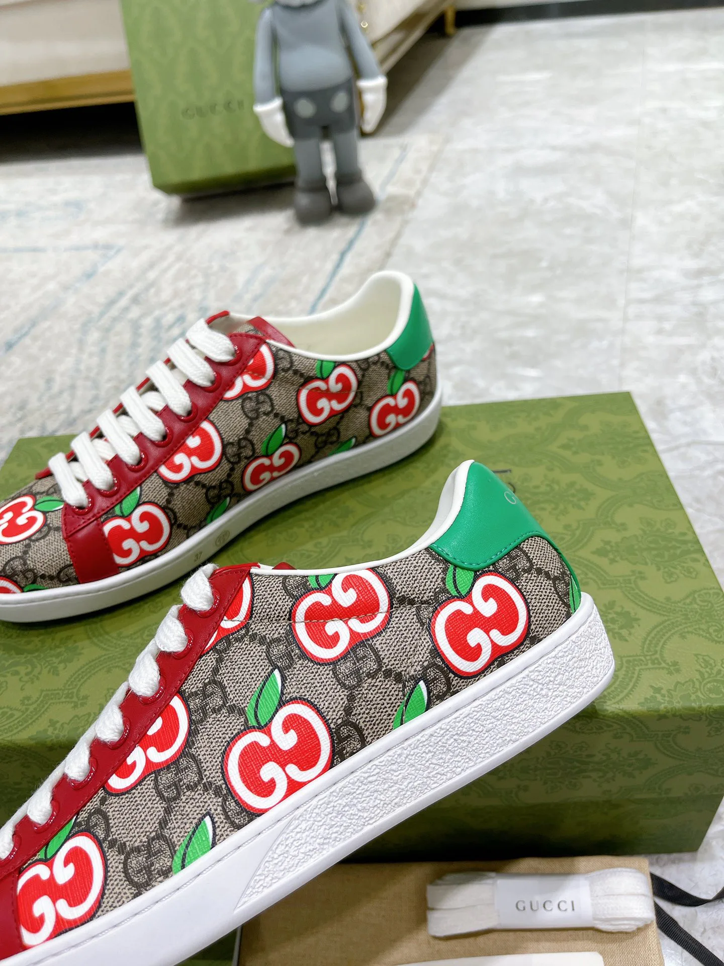 Women's Sneakers GUCCI 17620446