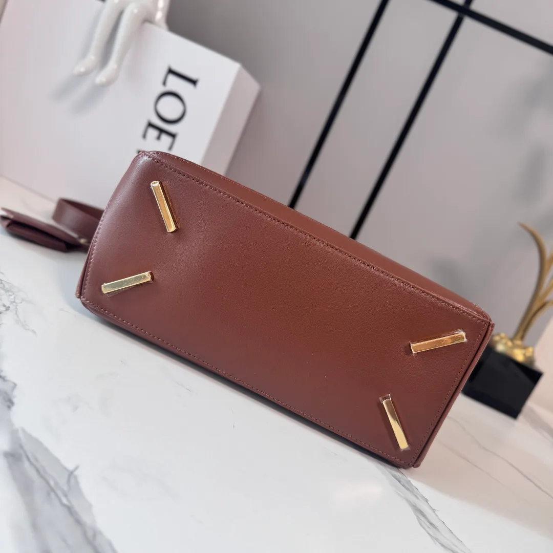 Women's Classic Handbags LOEWE 18278202