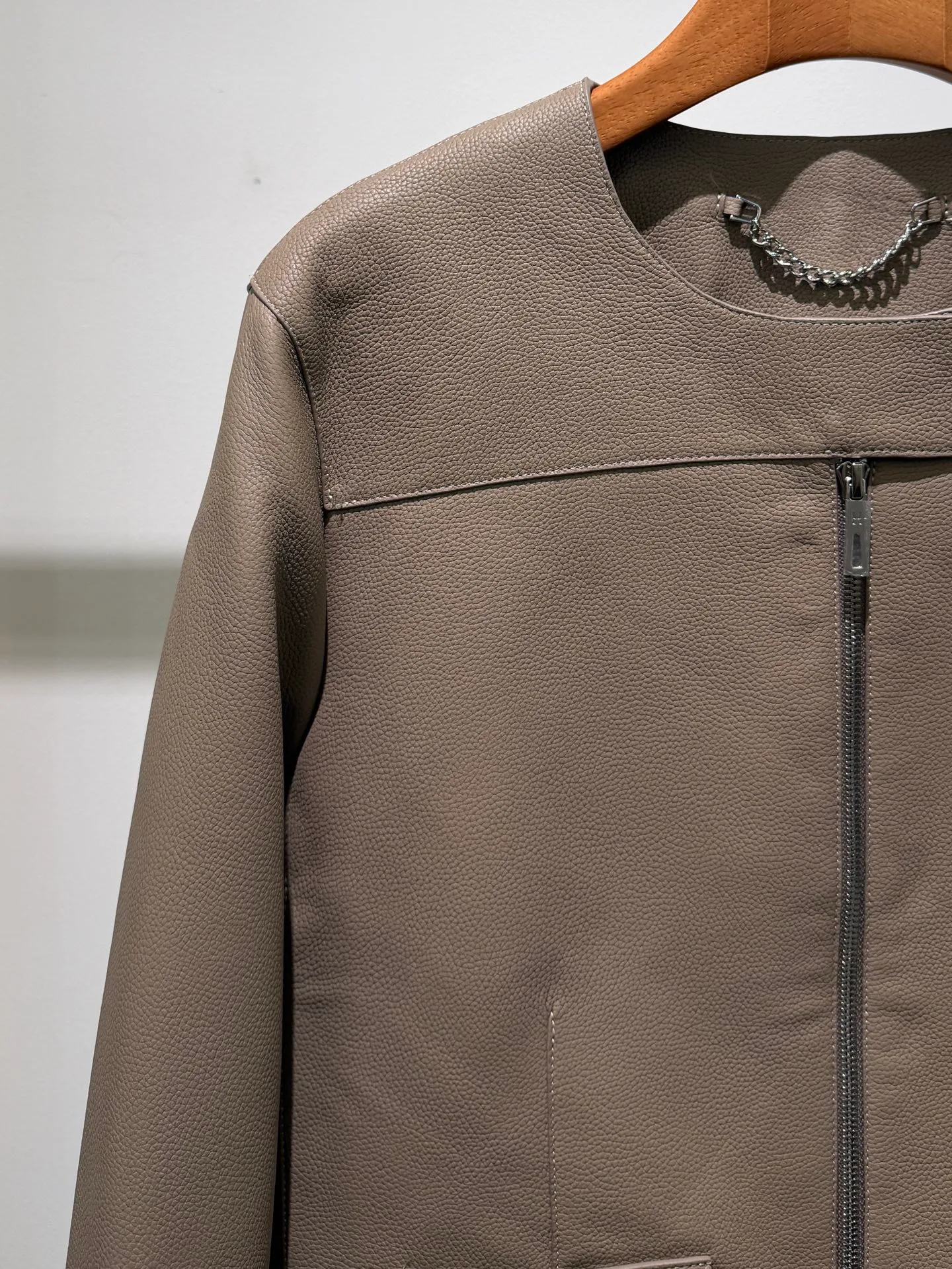 Women's Leather Jackets And Sheepskin Coats HERMES 18430885