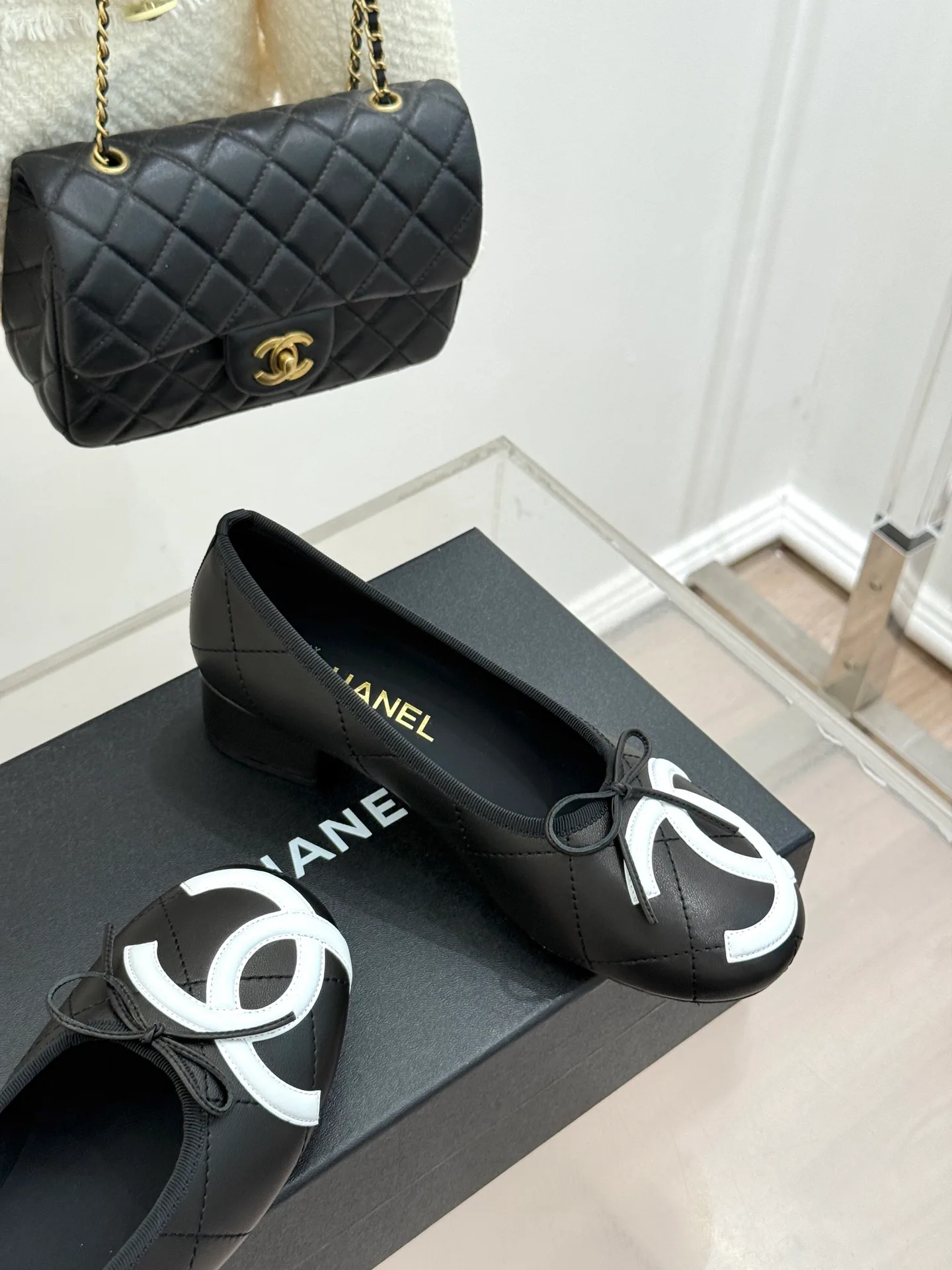 Women's Ballet Flats CHANEL 17303672