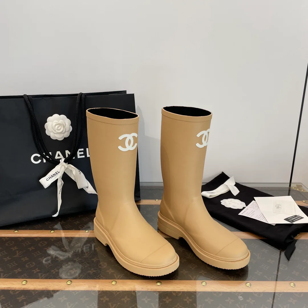 Women's Boots CHANEL 18409811