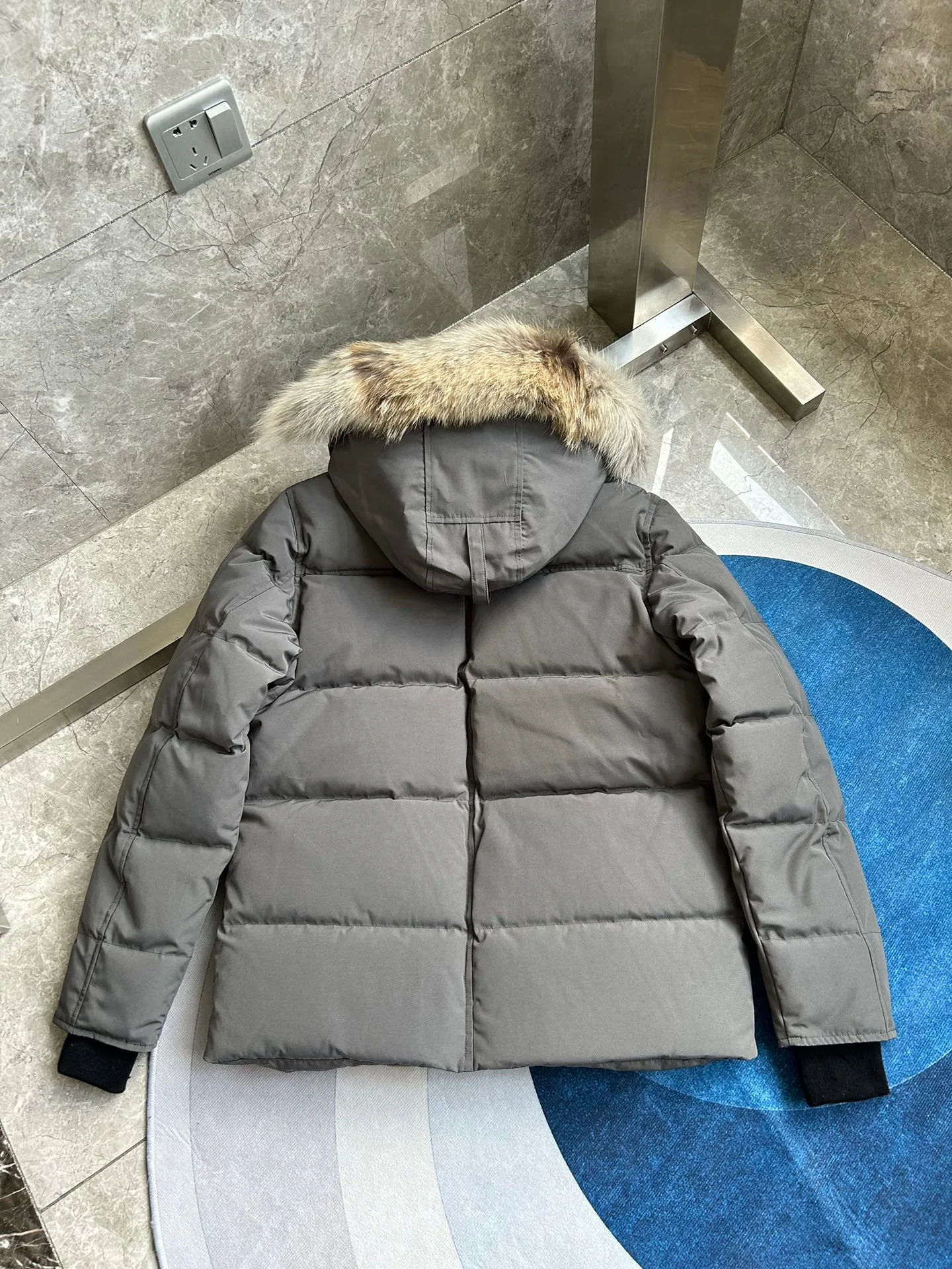 Men's Jackets And Down Jackets CANADA GOOSE 18111617