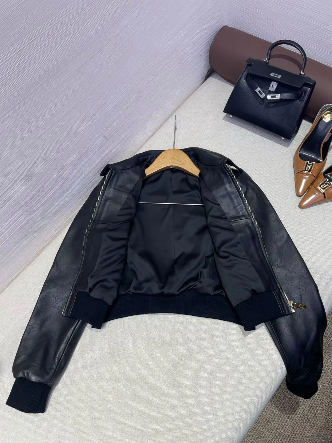 Women's Leather Jackets And Sheepskin Coats LOUIS VUITTON 17998950