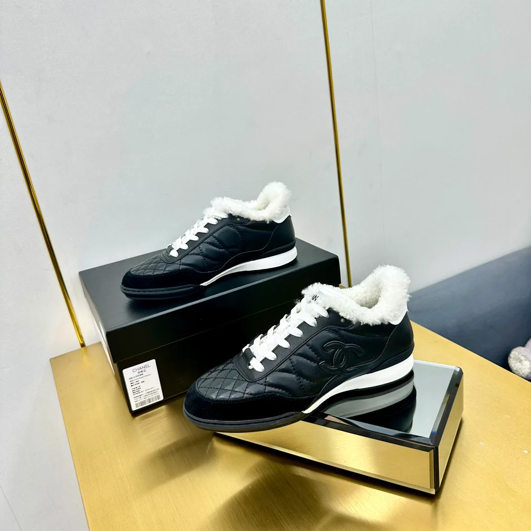 Women's Sneakers CHANEL 17949091