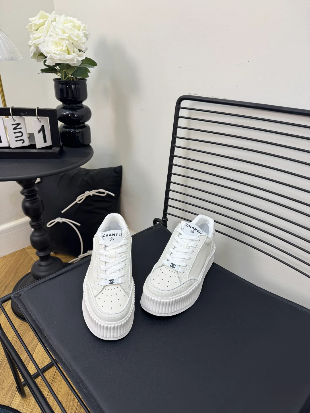 Women's Sneakers CHANEL 18025563