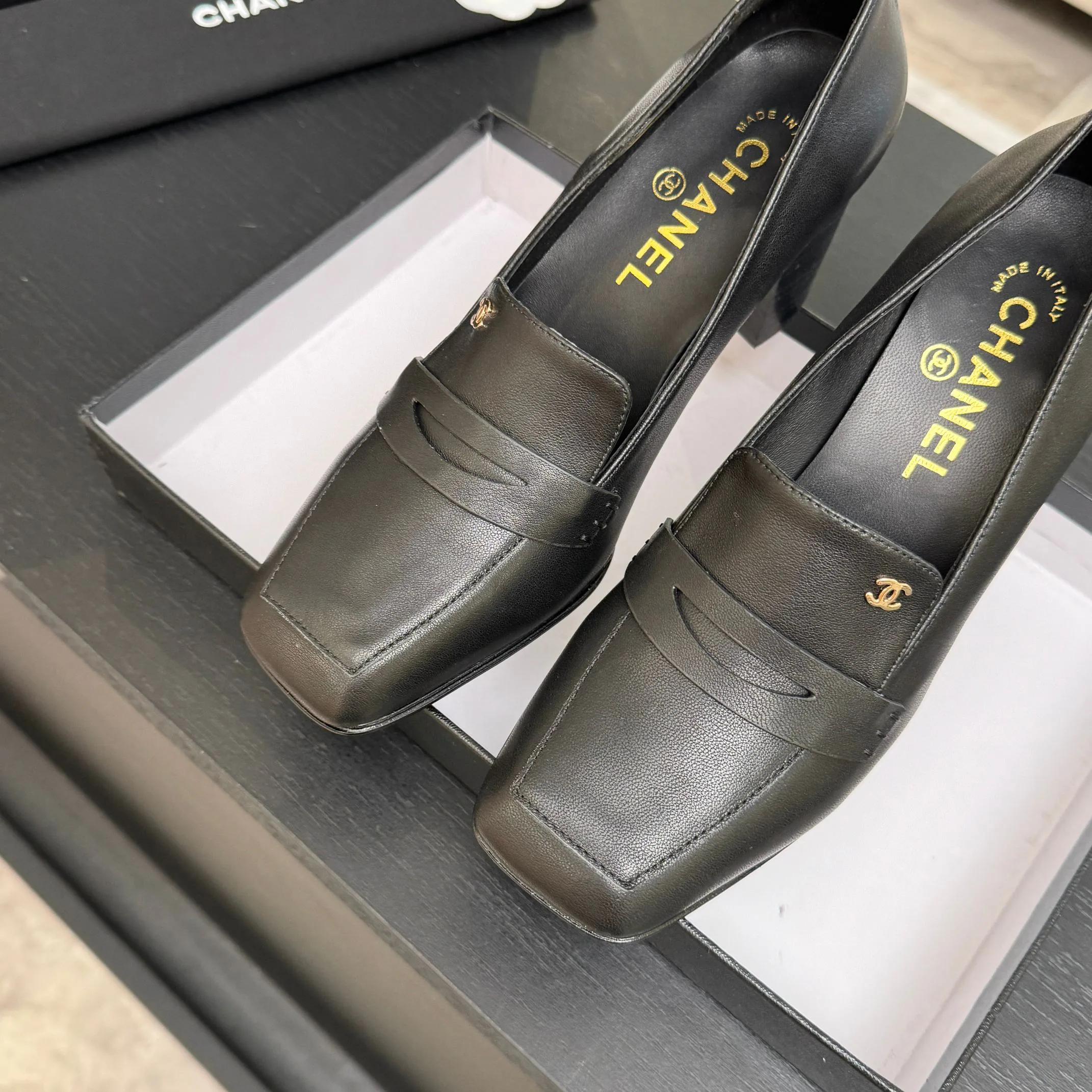 Women's Loafers And Moccasins CHANEL 18063089
