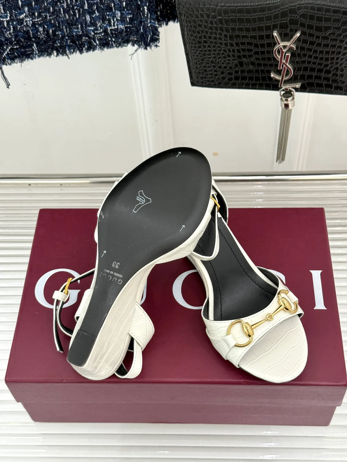 Women's Open-Toe Sandals GUCCI 18034503