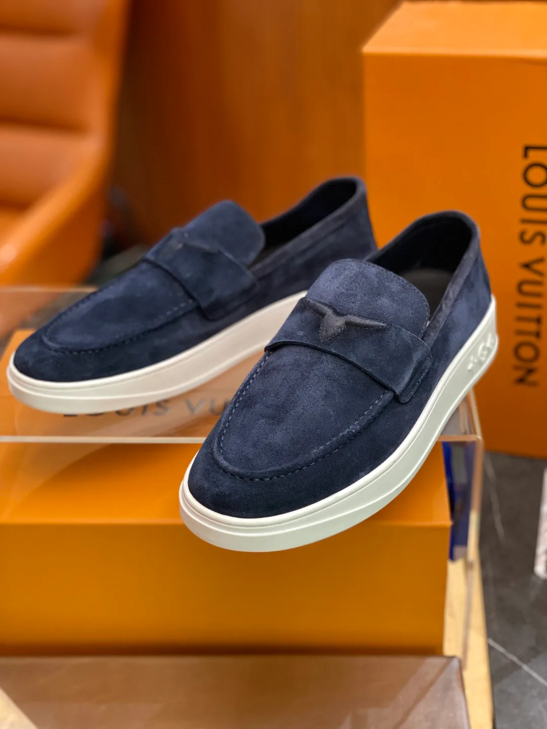 Women's Loafers And Moccasins LOUIS VUITTON 17932745