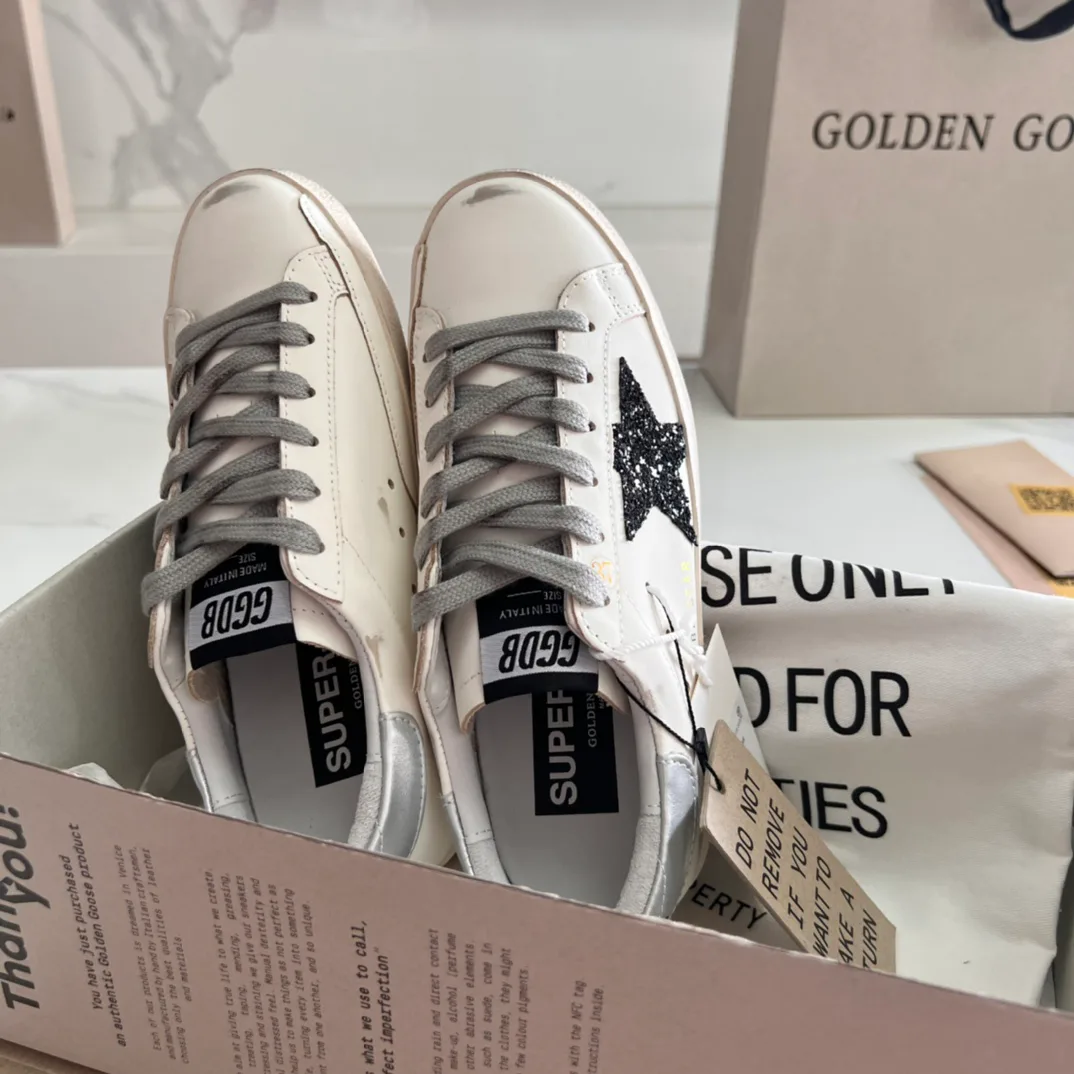 Women's Sneakers GOLDEN GOOSE 16995645