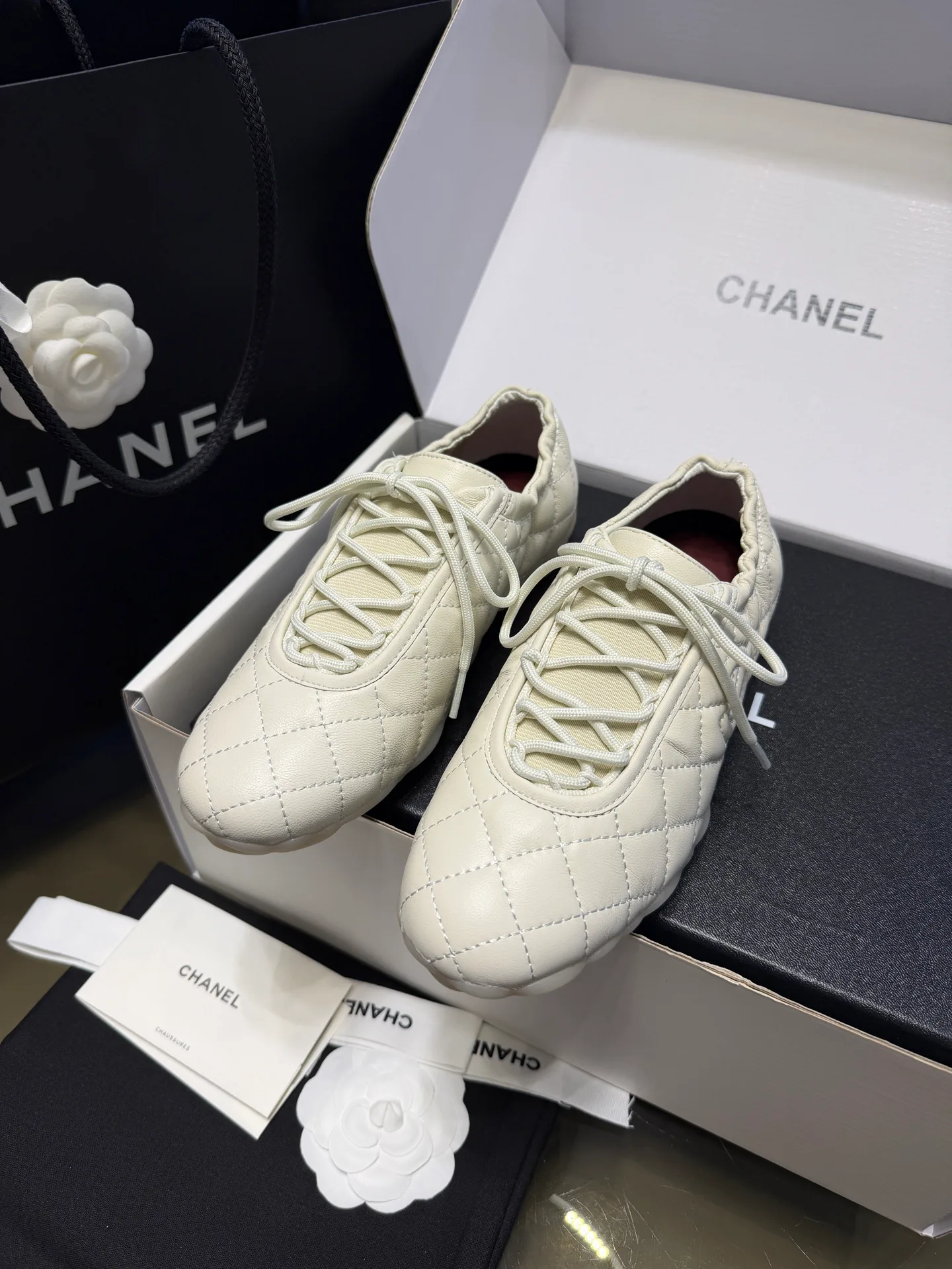 Women's Sneakers CHANEL 17877265
