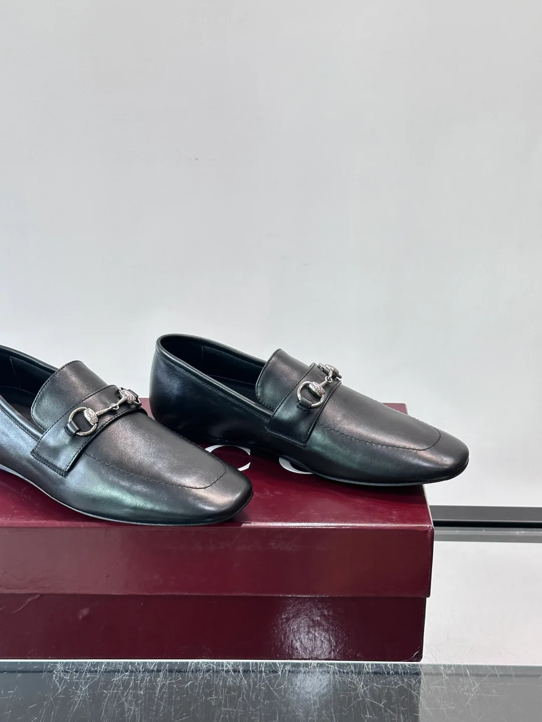 Men's Loafers And Dress Shoes GUCCI 17649825