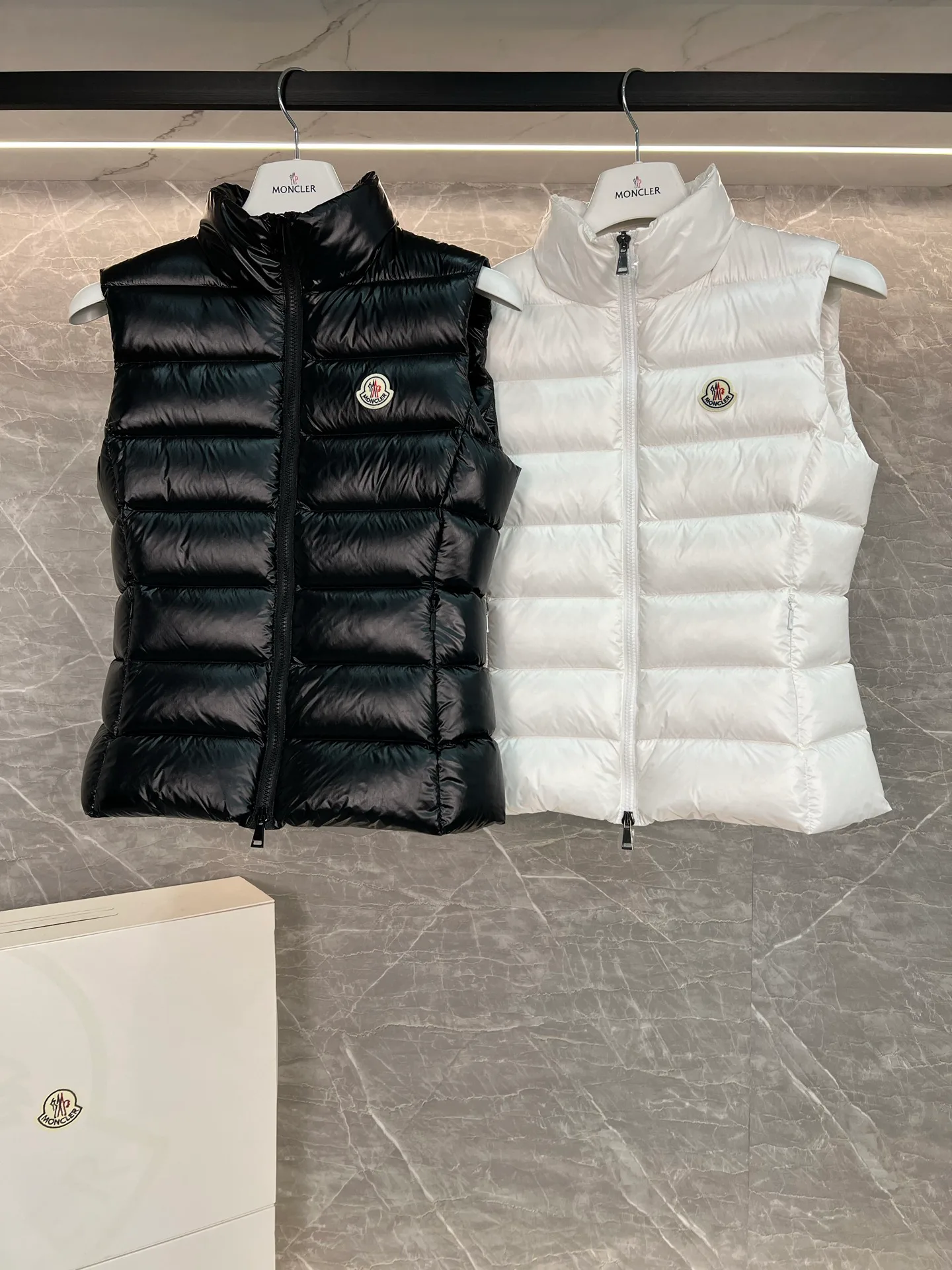 Women's Vests MONCLER 17850093
