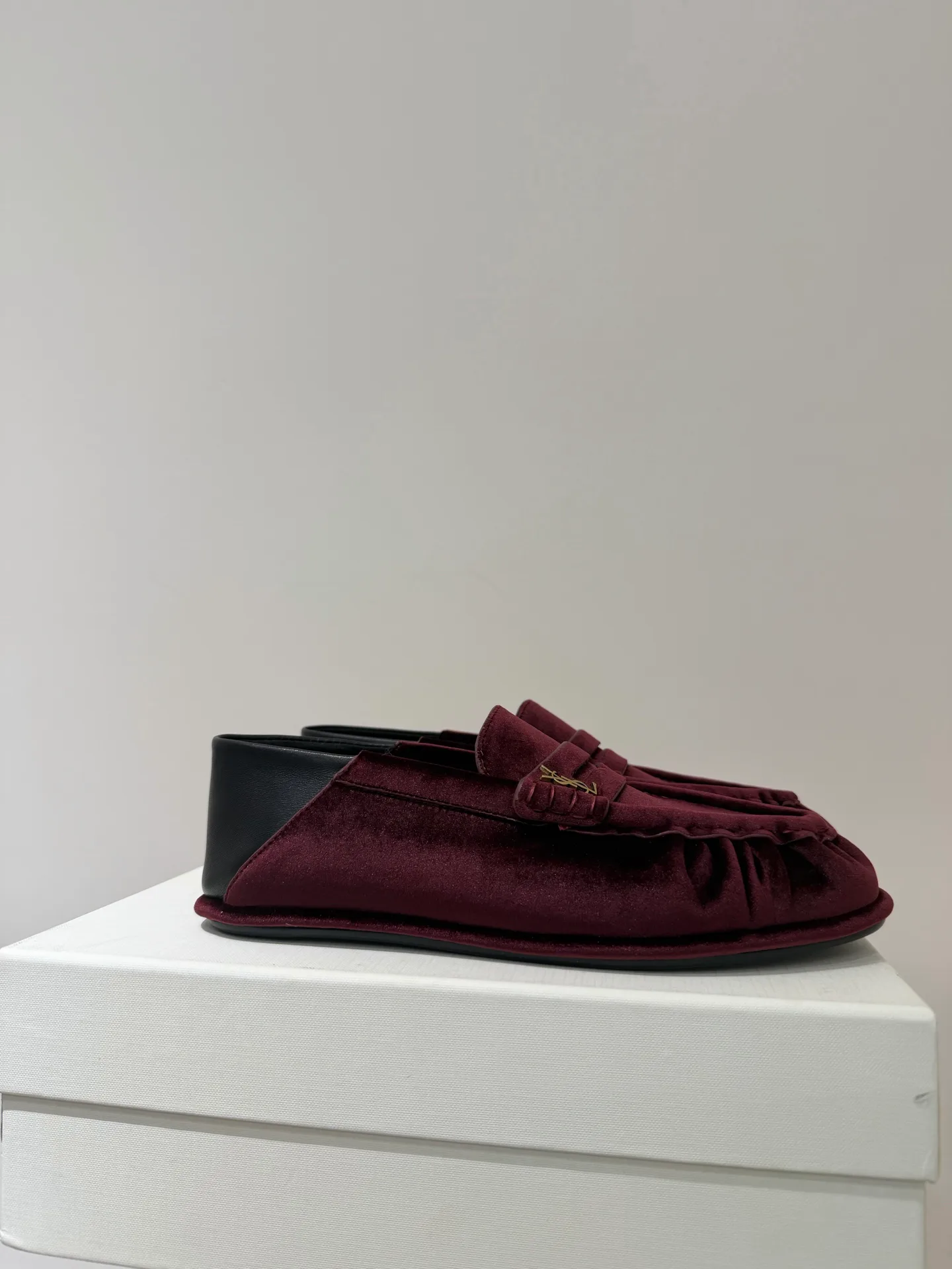 Women's Loafers And Moccasins SAINT LAURENT 18195677