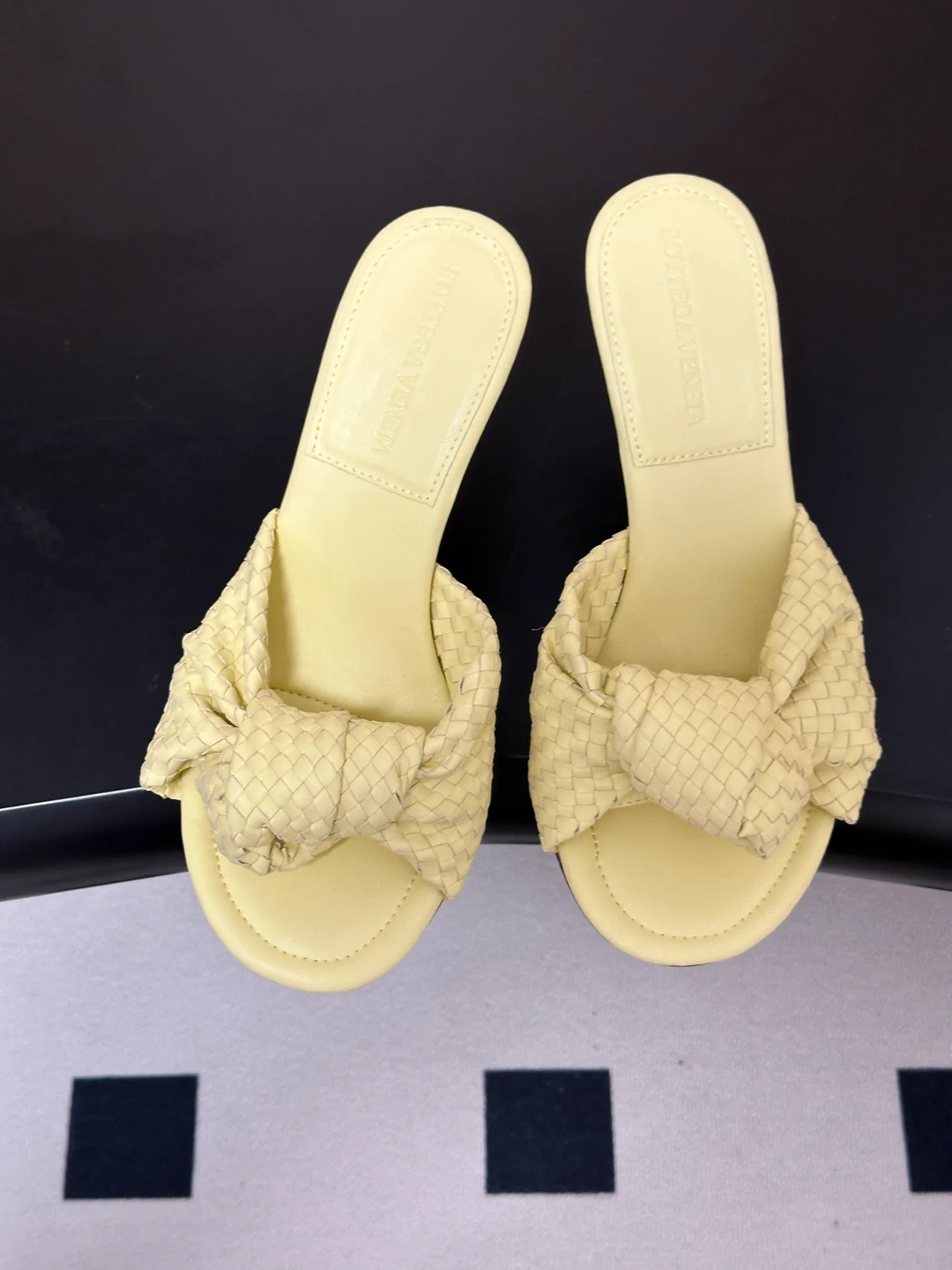 Women's Mules And Clogs BOTTEGA VENETA 17480736