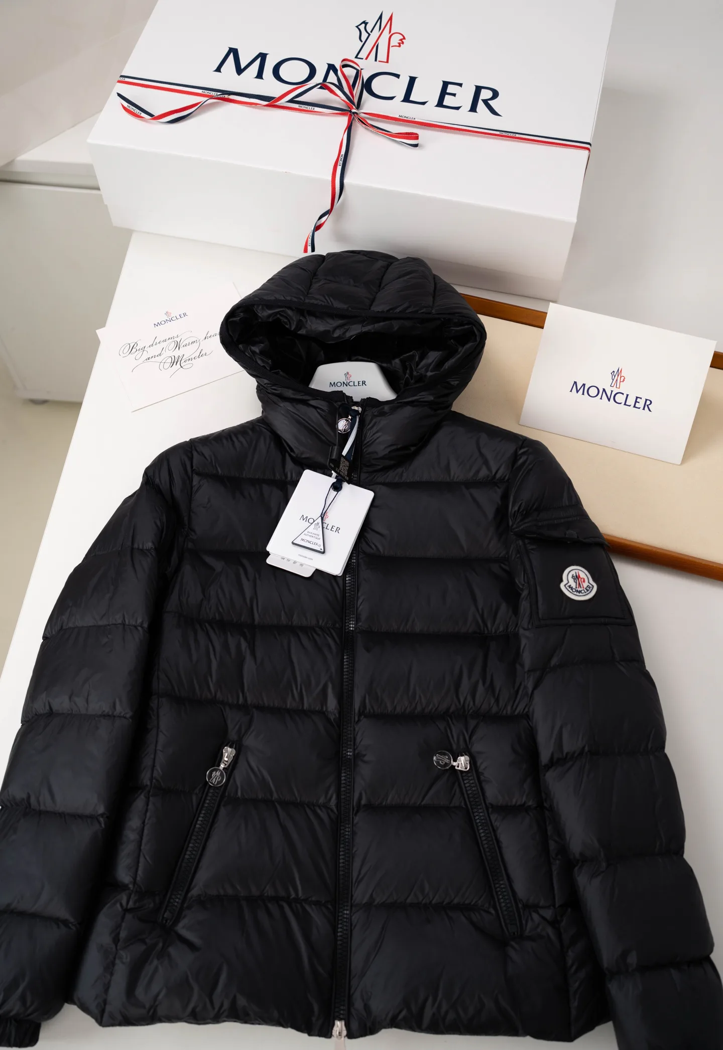 Women's Jackets And Down Jackets MONCLER 18141270