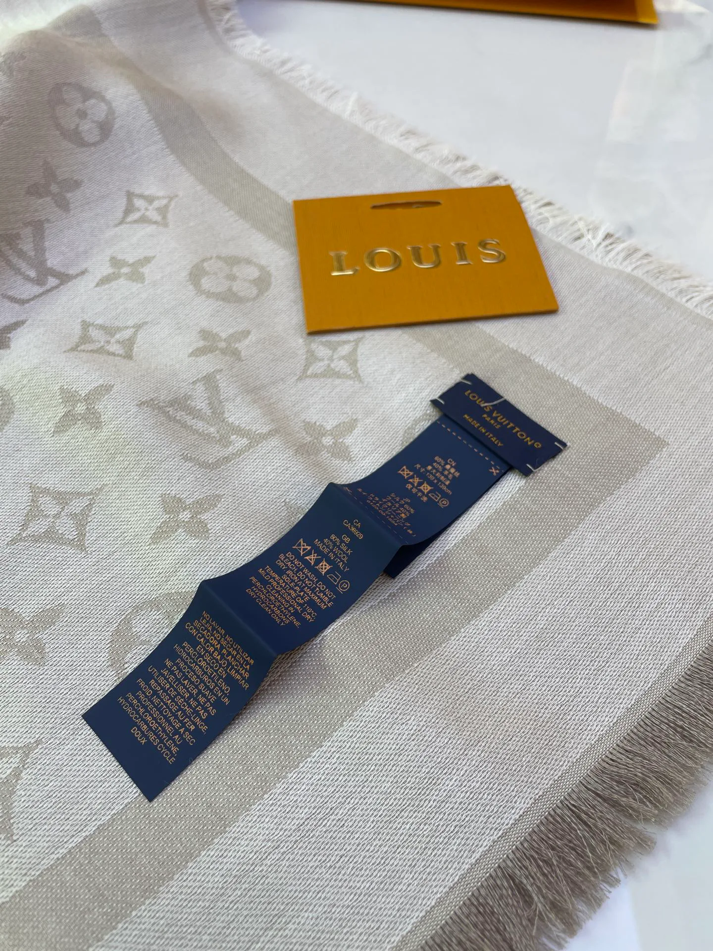 Scarves LOUIS VUITTON 17928307