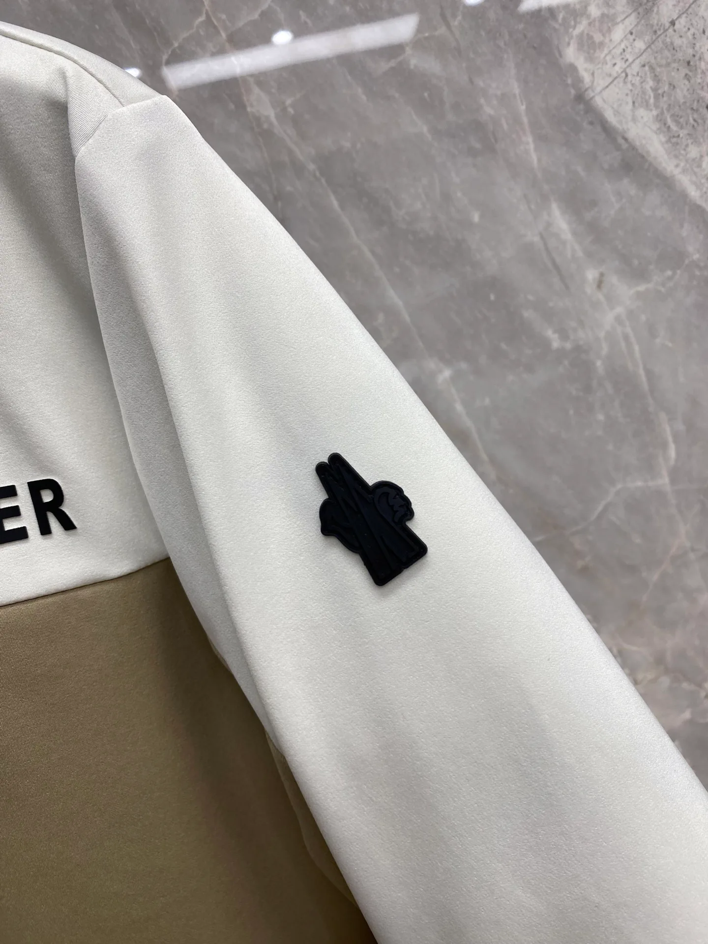 Men's Jackets And Down Jackets MONCLER 18348632