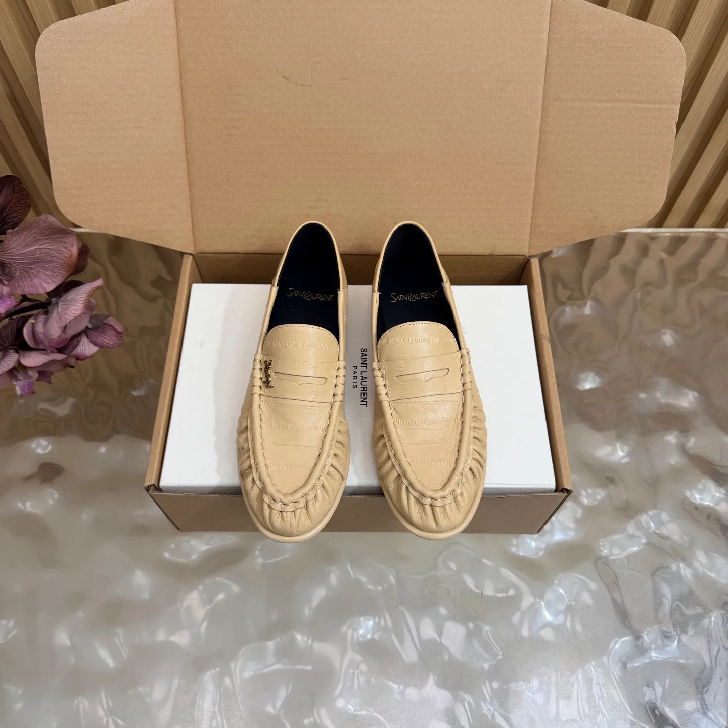 Women's Loafers And Moccasins SAINT LAURENT 17929481