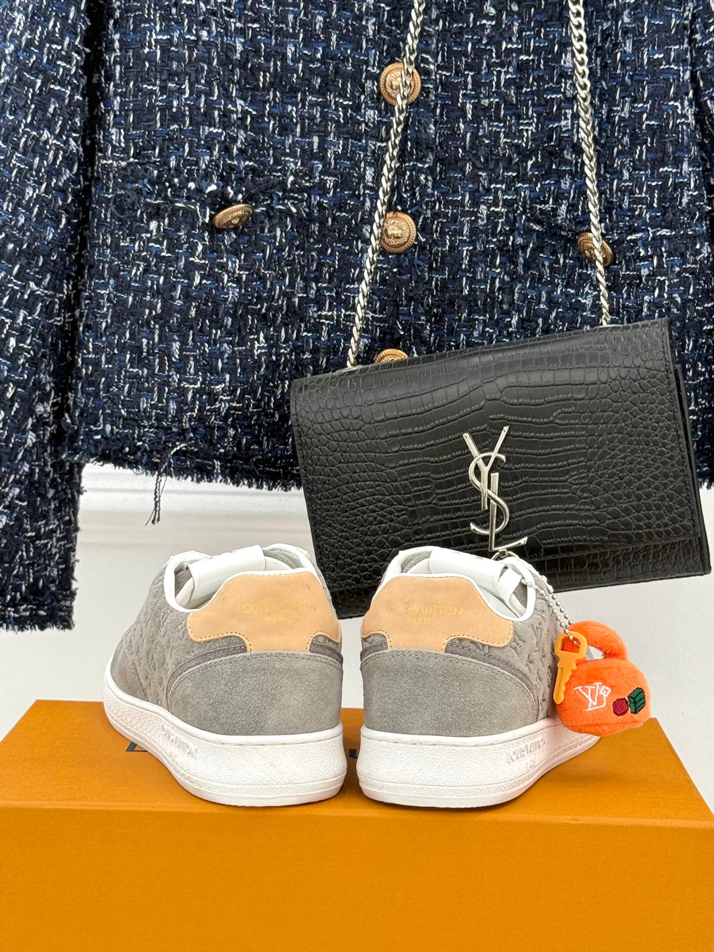 Women's Sneakers LOUIS VUITTON 18036324
