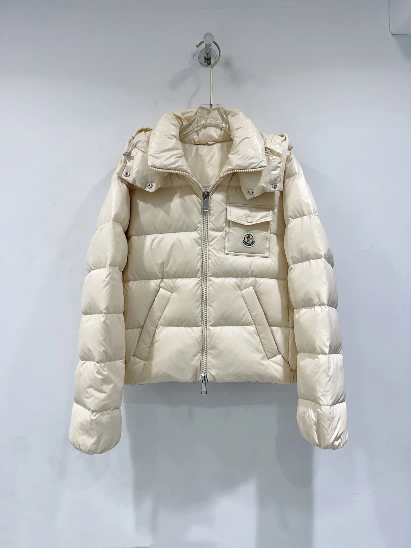 Women's Jackets And Down Jackets MONCLER 19563153