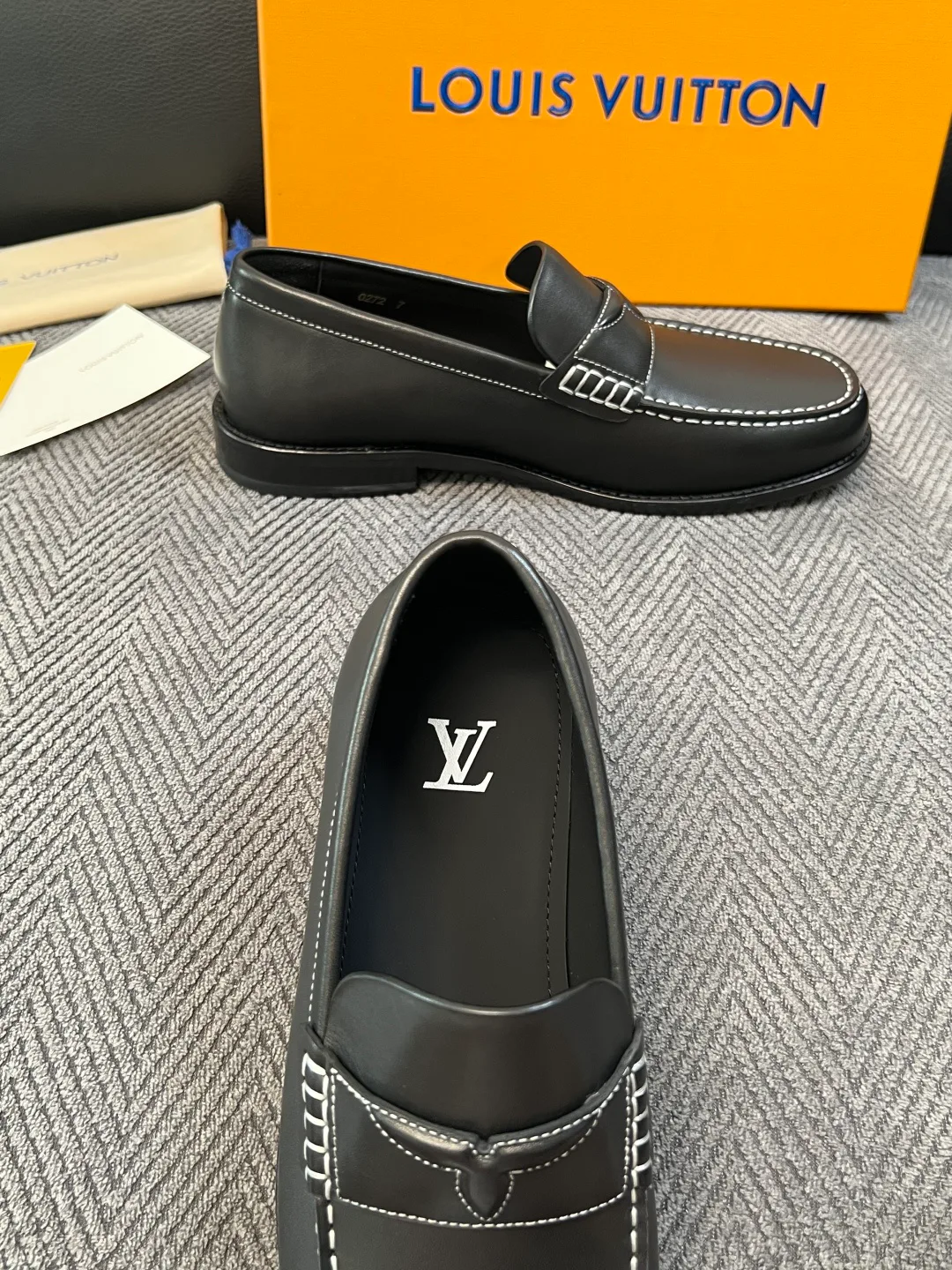 Men's Loafers And Dress Shoes LOUIS VUITTON 18495372