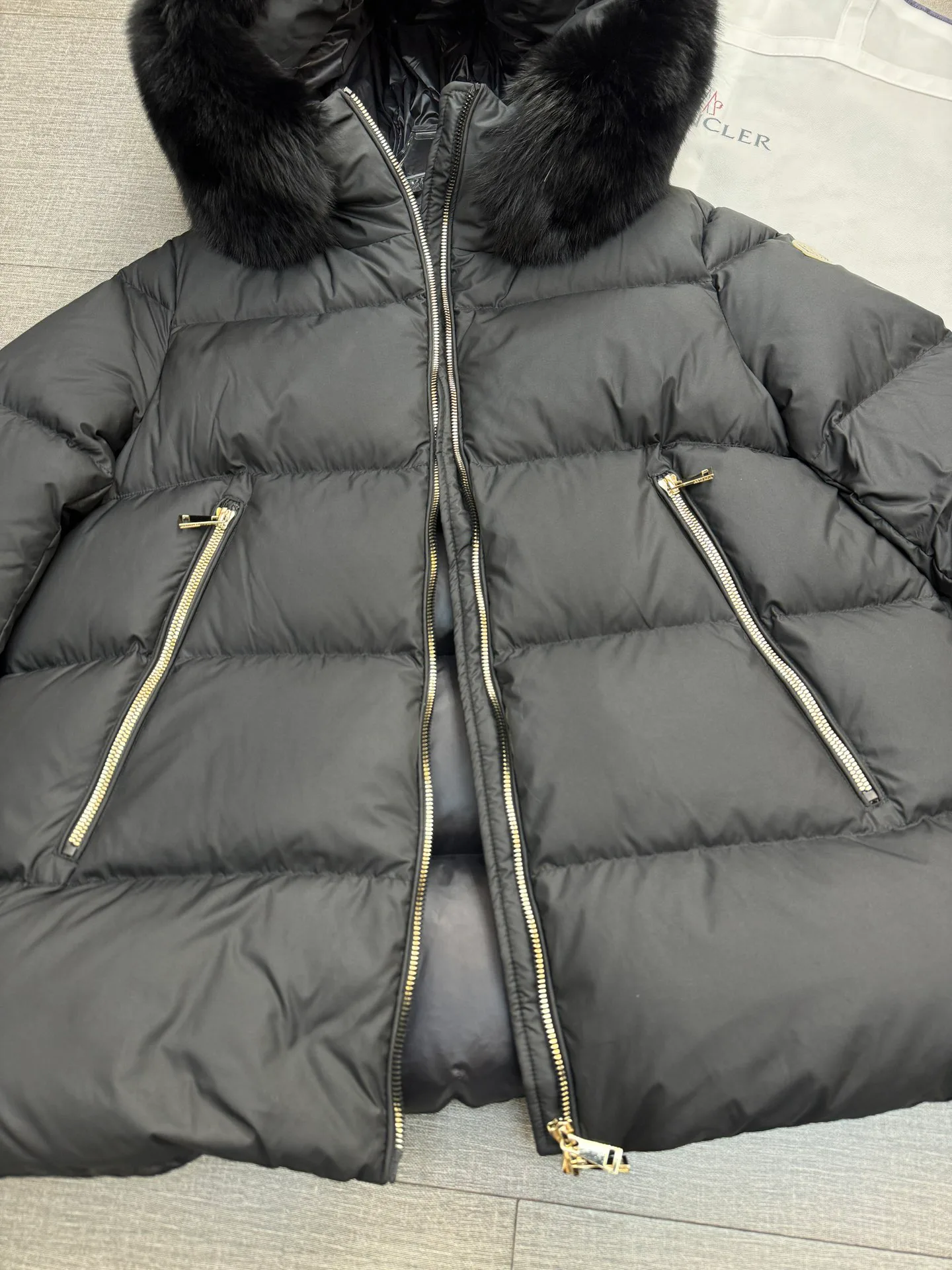Women's Jackets And Down Jackets MONCLER 18130015
