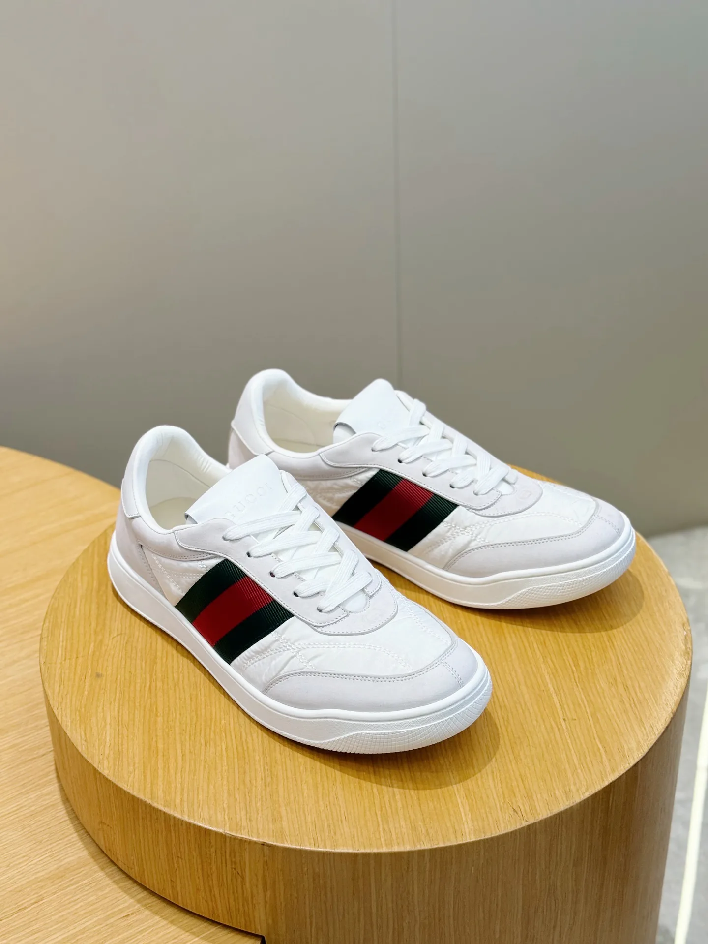Women's Sneakers GUCCI 18100919