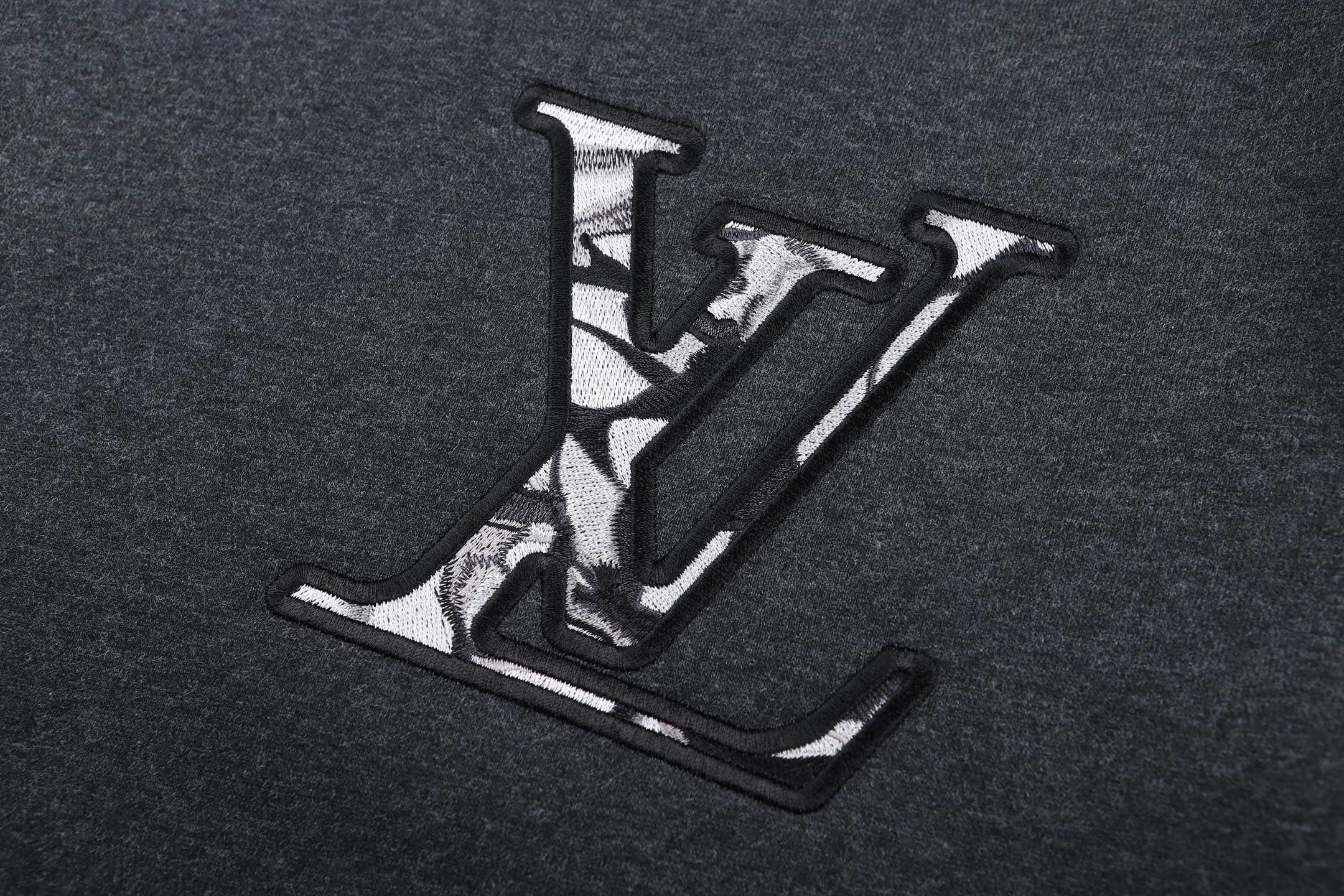 Men's Sweatshirts And Hoodies LOUIS VUITTON 18073706