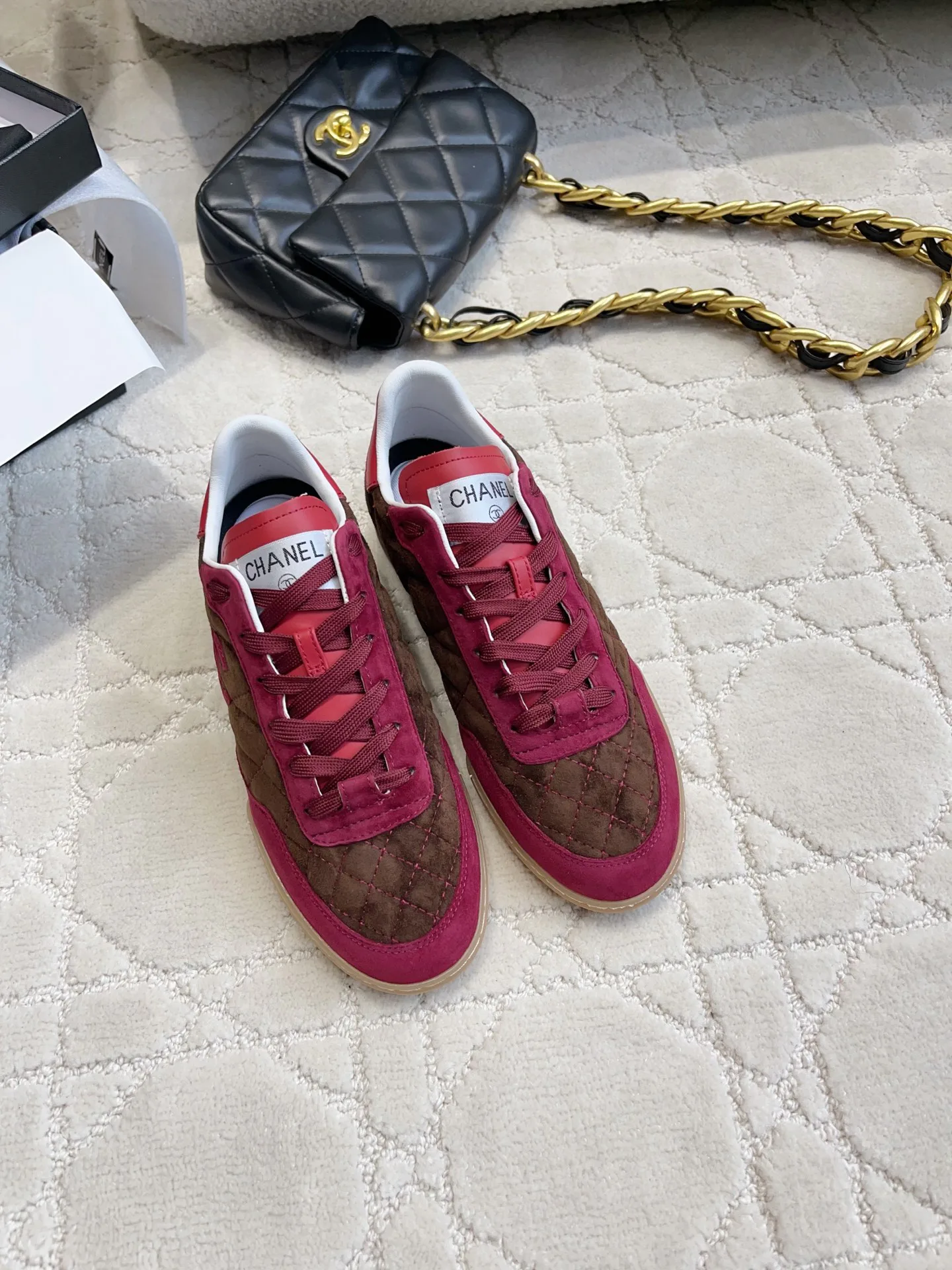 Women's Sneakers CHANEL 17936555