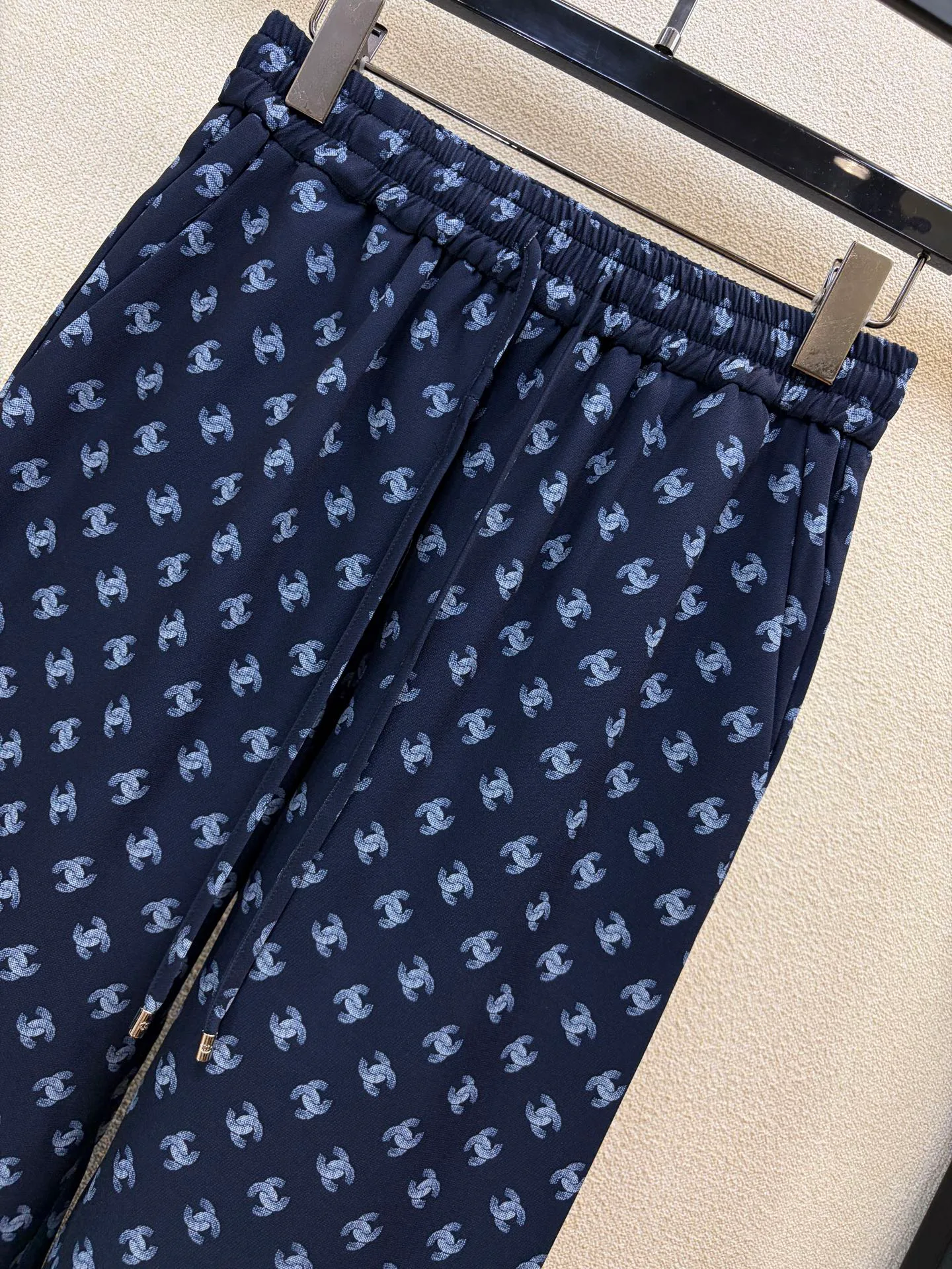 Women's Trousers CHANEL 18408103