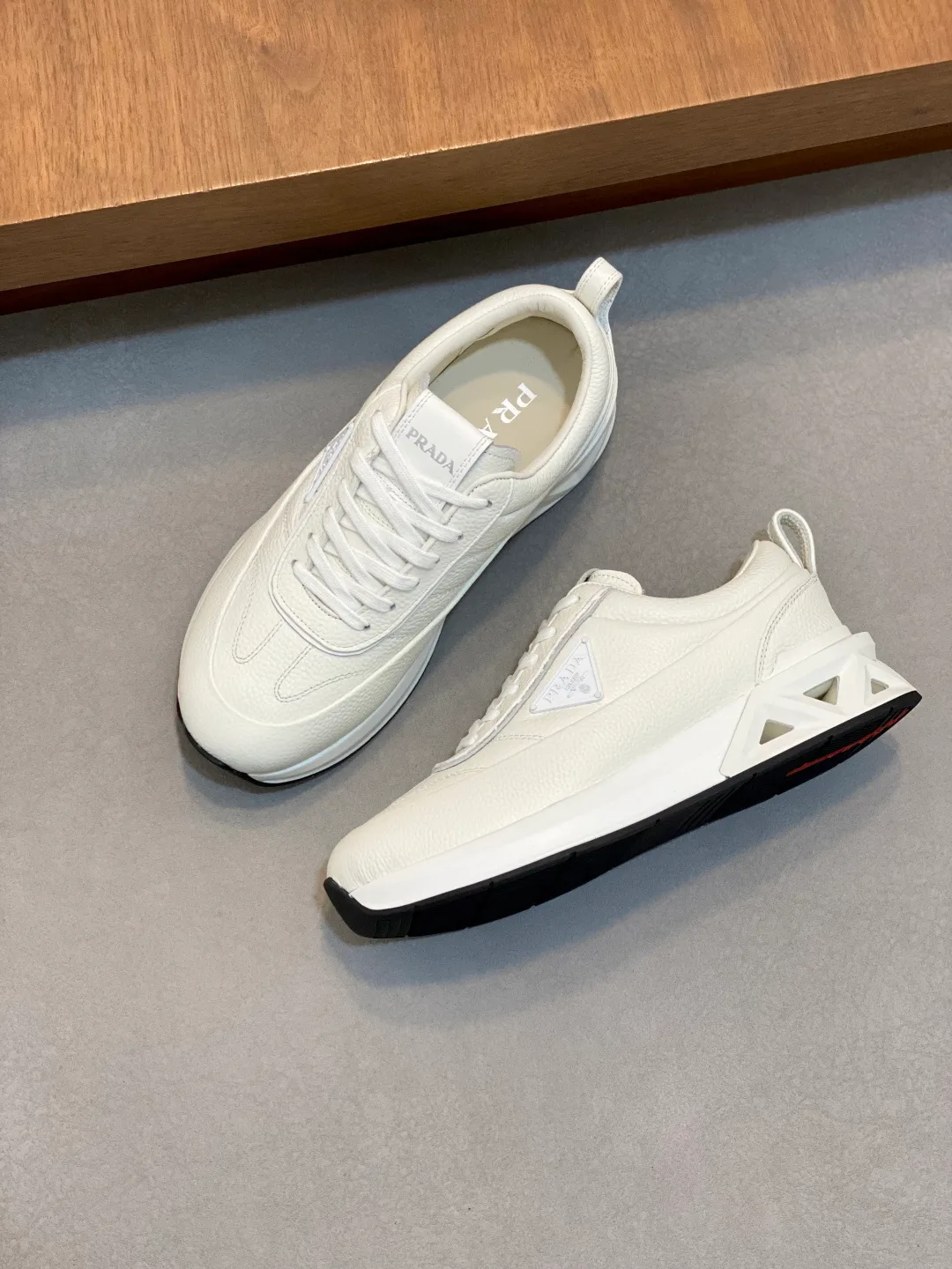 Men's Sneakers PRADA 18116612