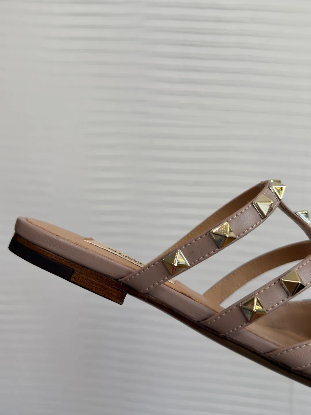 Women's Mules And Clogs VALENTINO 18125383