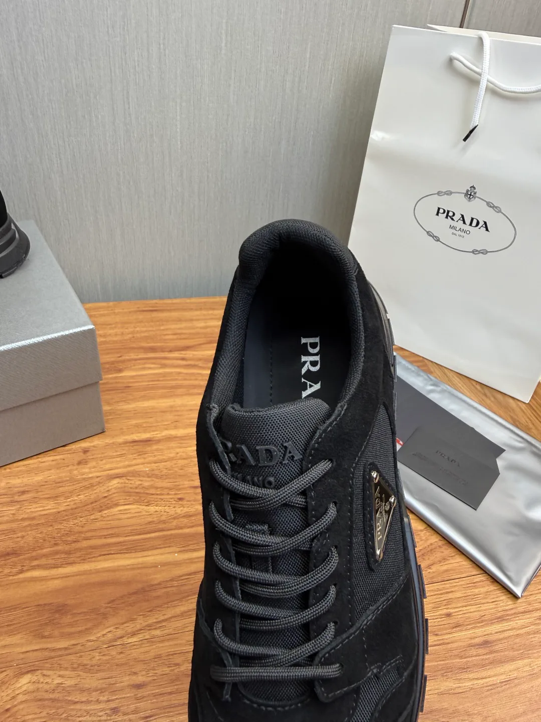 Кроссовки Мужские Prada 18564261