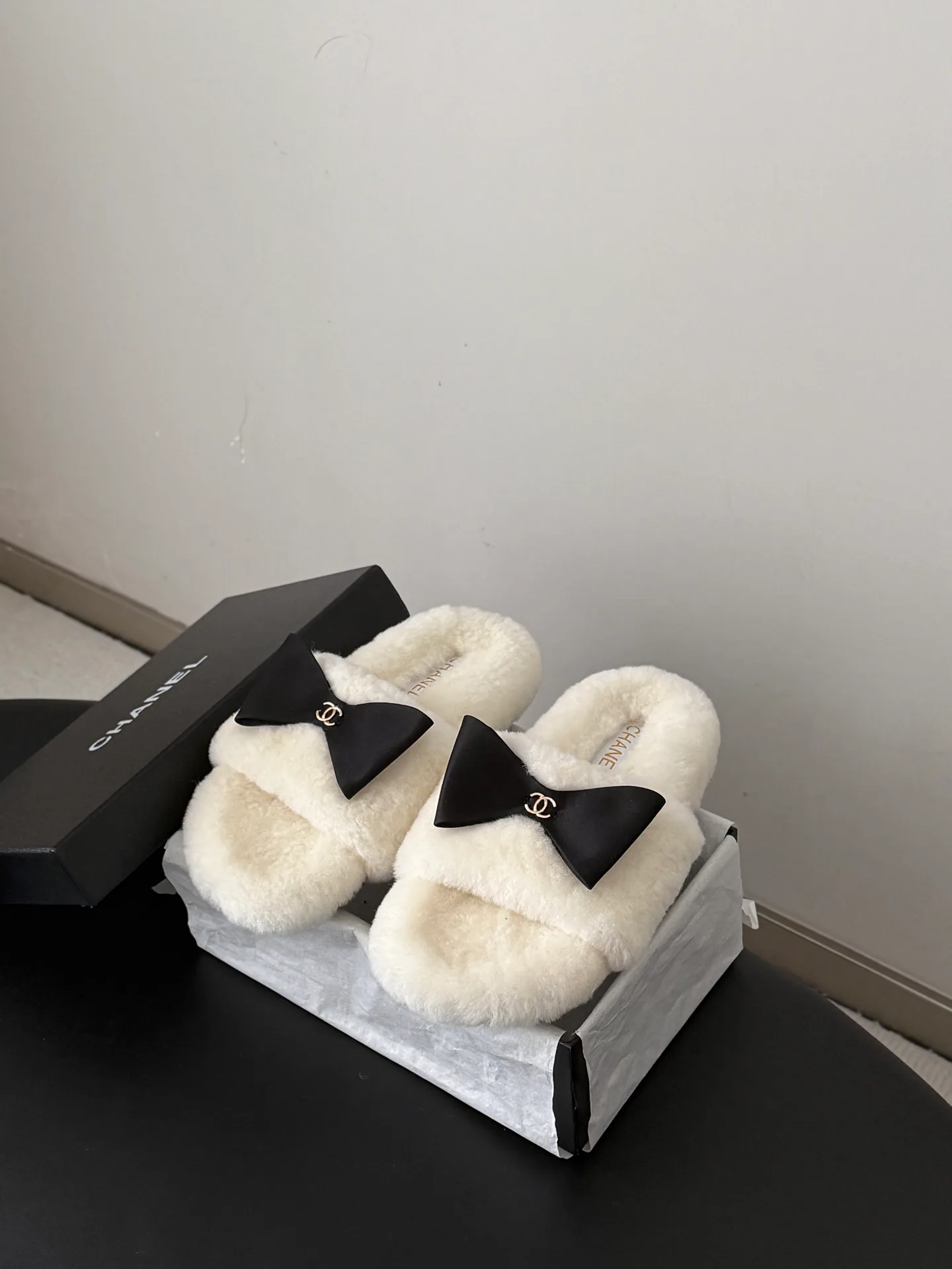 Women's Slippers CHANEL 18359344