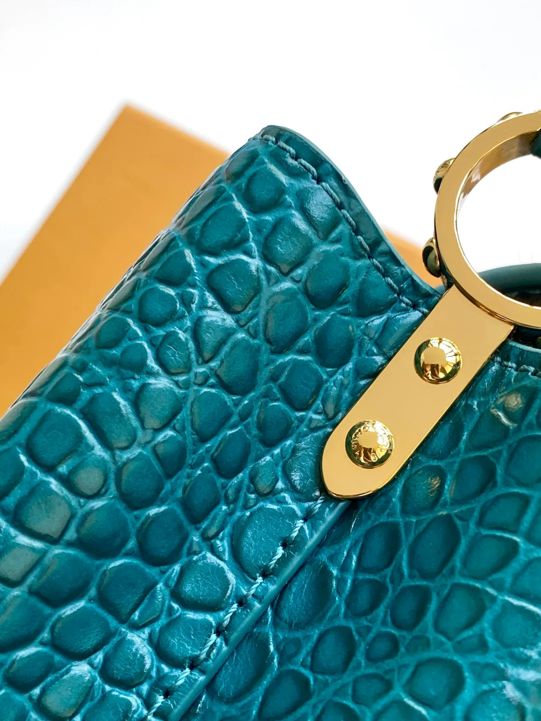 Women's Classic Handbags LOUIS VUITTON 18019347