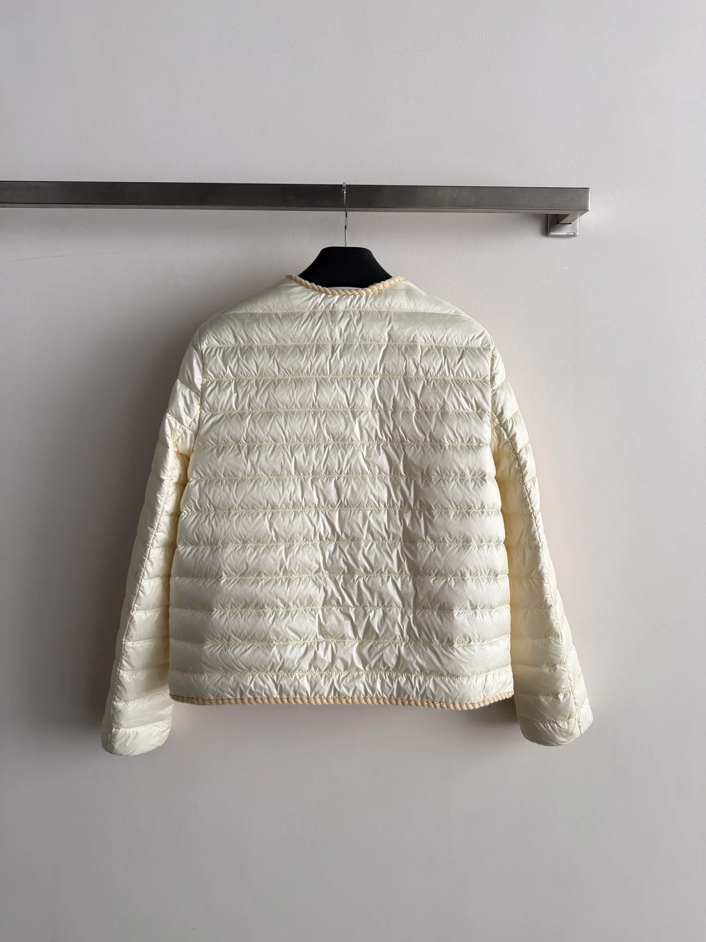 Women's Jackets And Down Jackets MONCLER 17897233