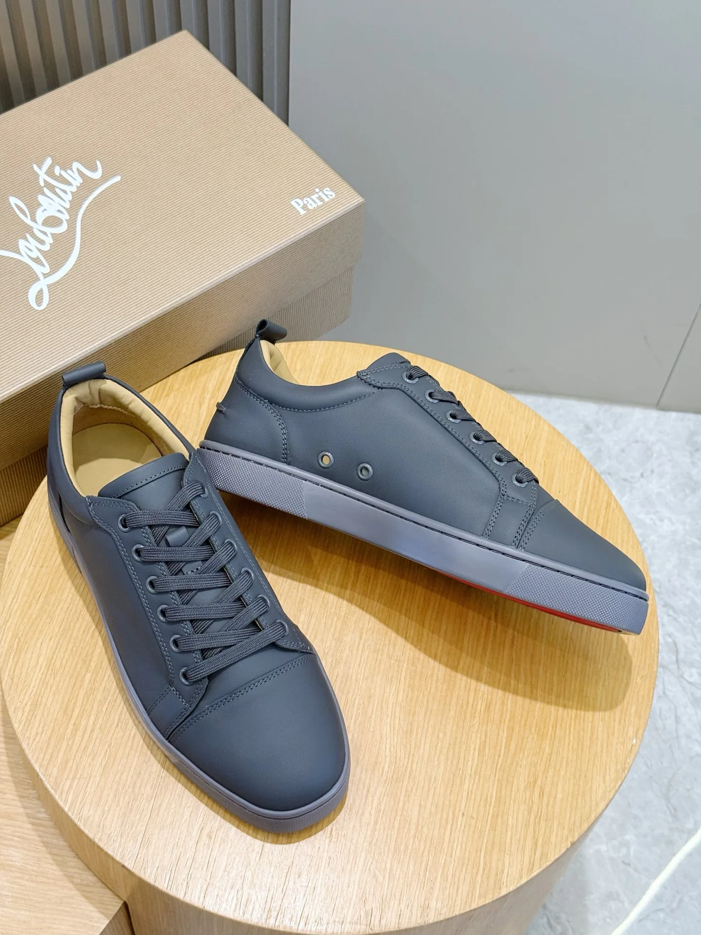 Men's Sneakers CHRISTIAN LOUBOUTIN 18100989