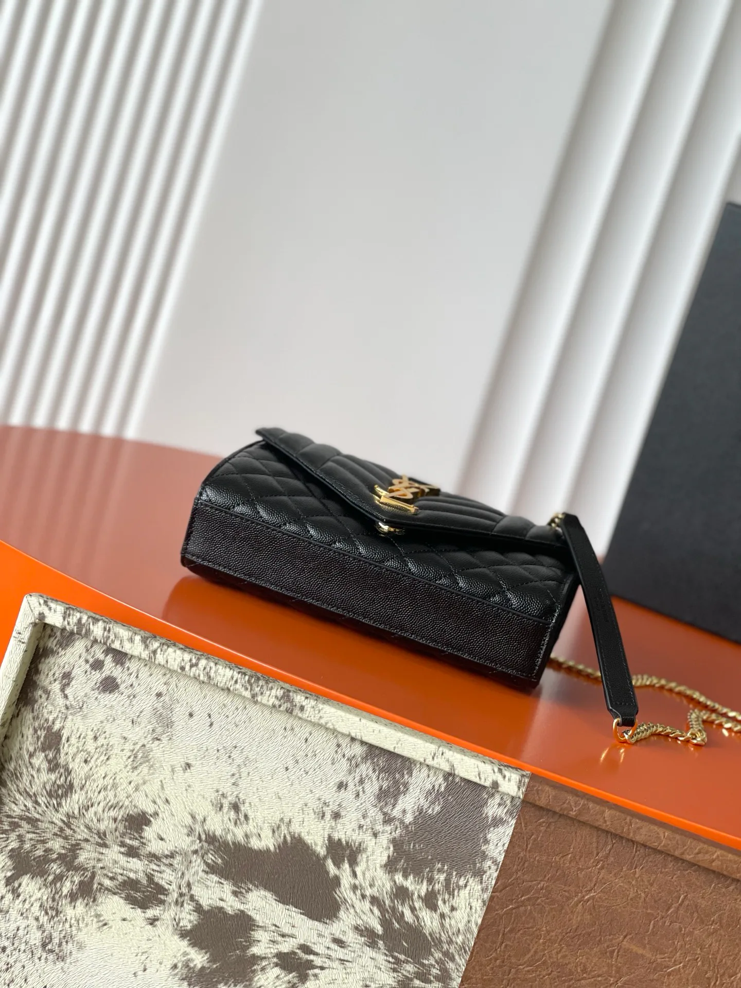 Классические Сумки Женские Saint Laurent 18610973