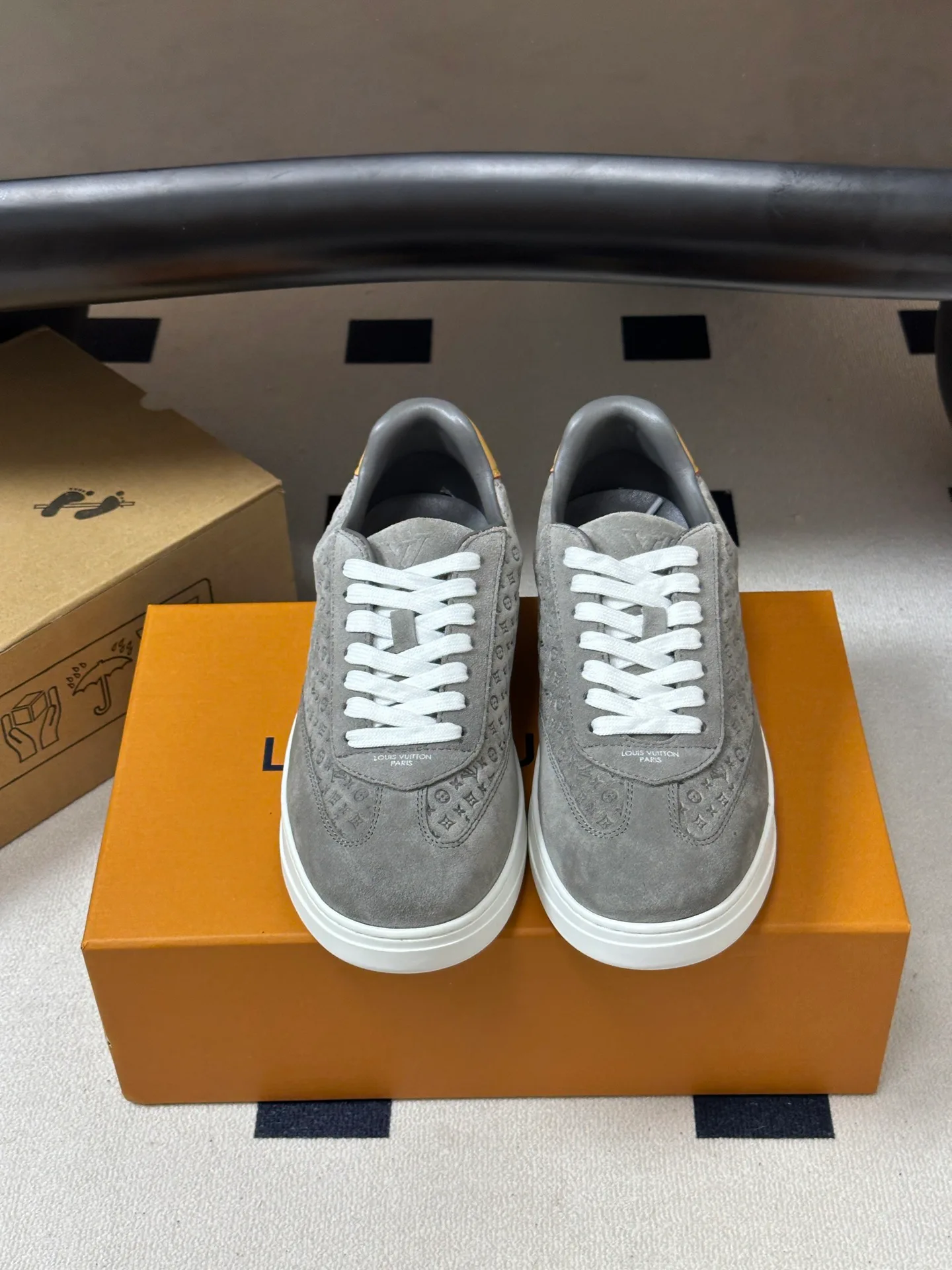 Men's Sneakers LOUIS VUITTON 18340908