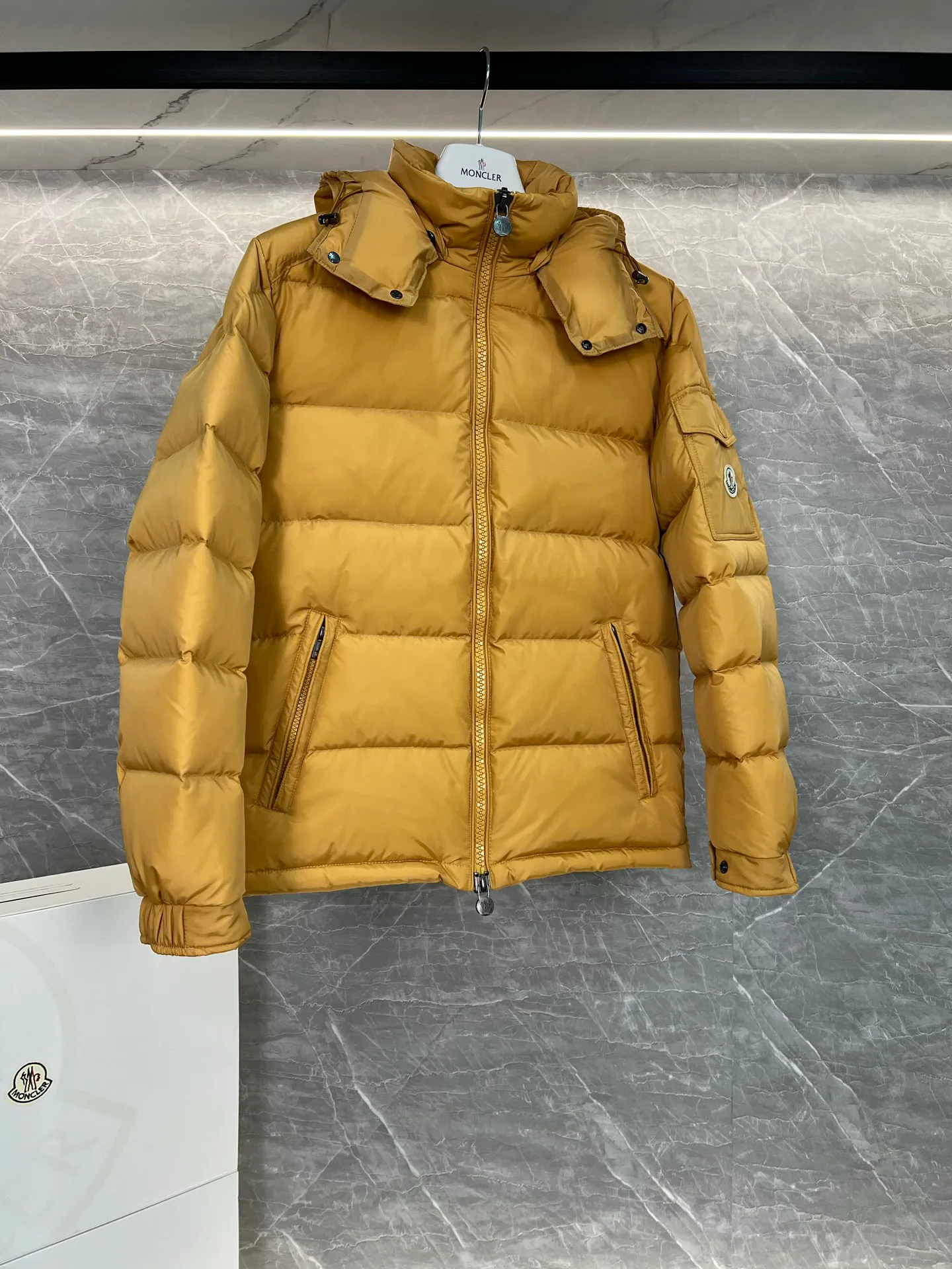 Куртки И Пуховики Мужские Moncler 18599873