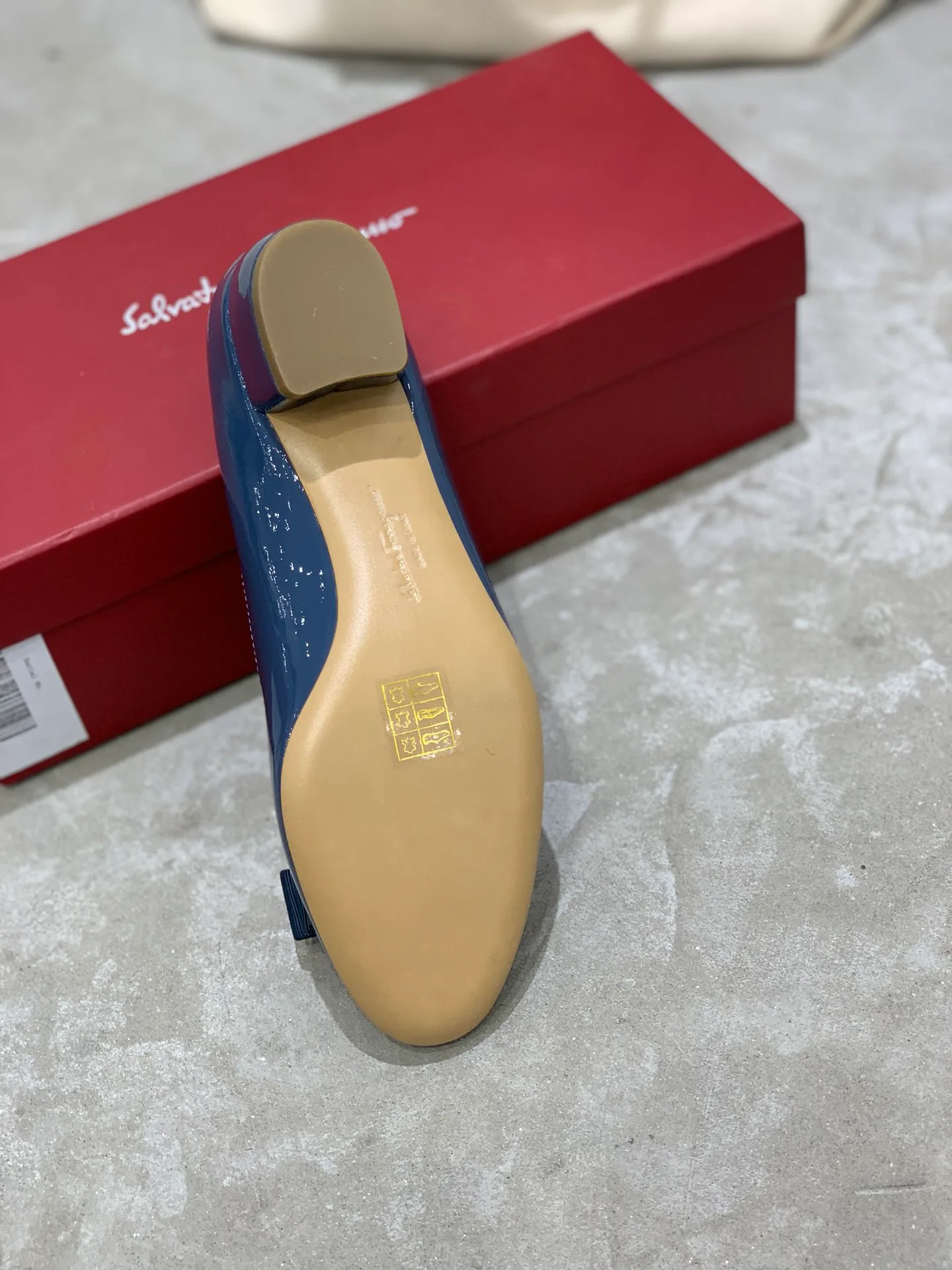 Women's Ballet Flats SALVATORE FERRAGAMO 18340662