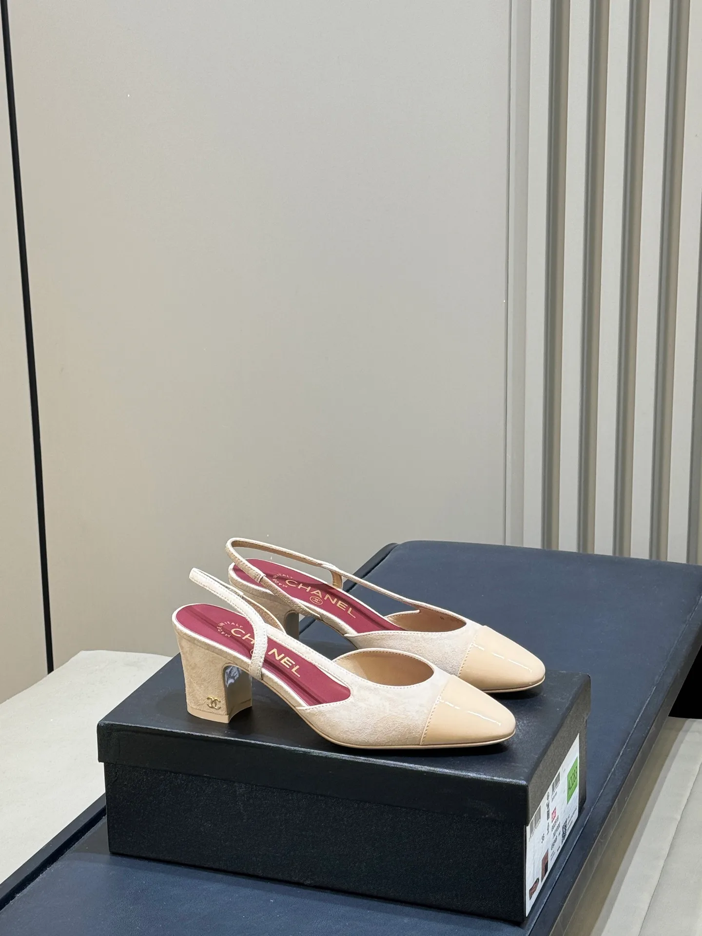Women's Heels CHANEL 18072786