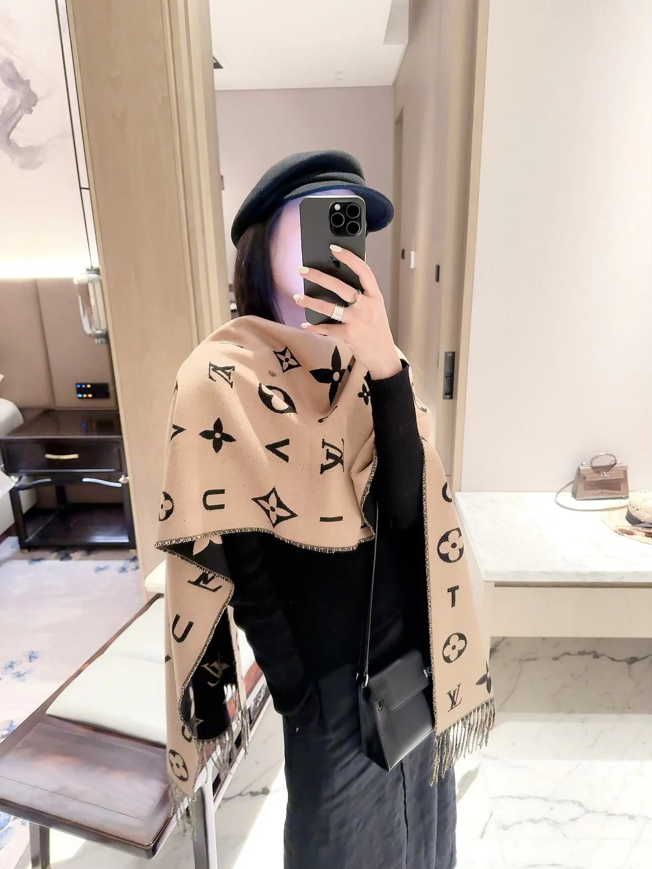 Scarves LOUIS VUITTON 18377563