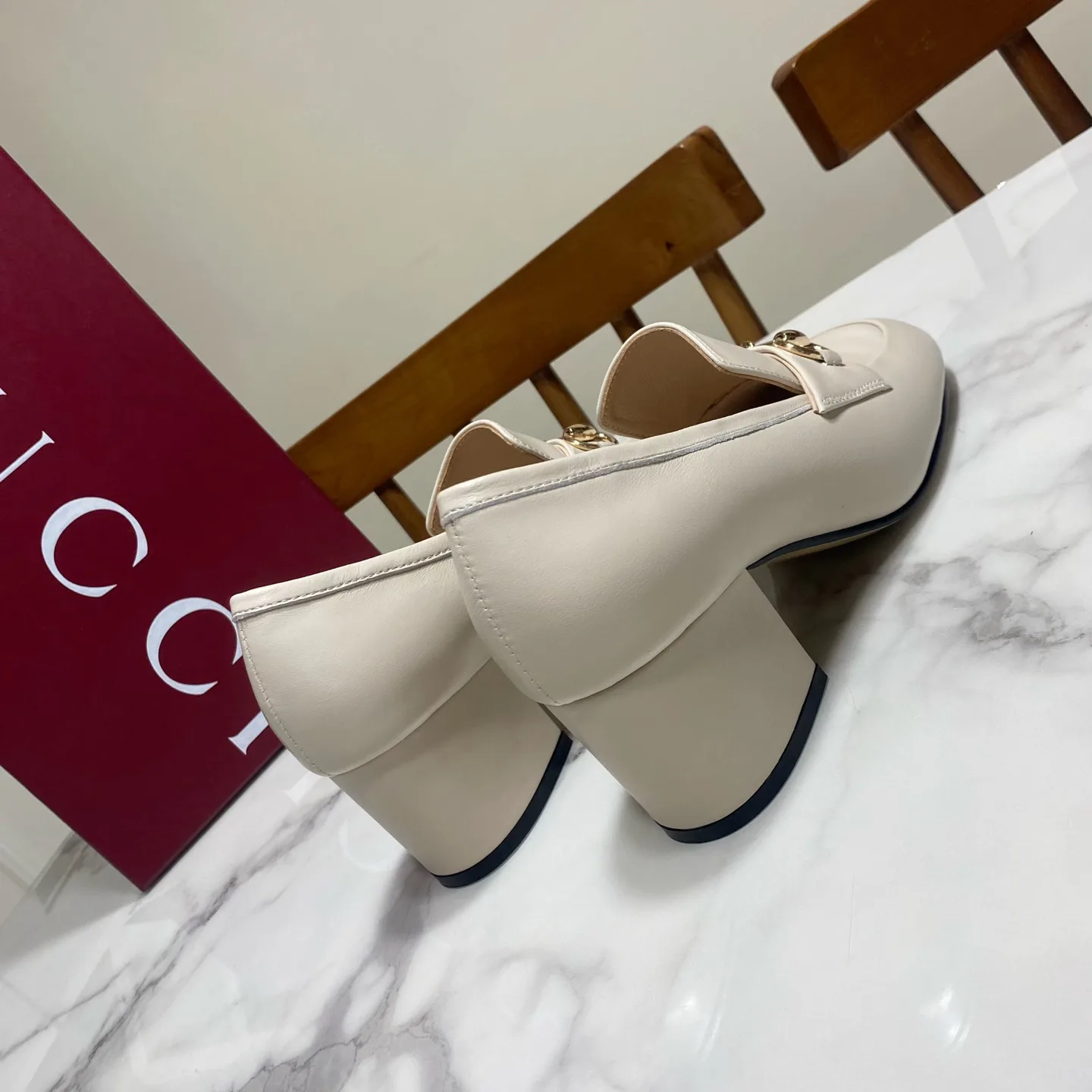 Women's Loafers And Moccasins GUCCI 17570588