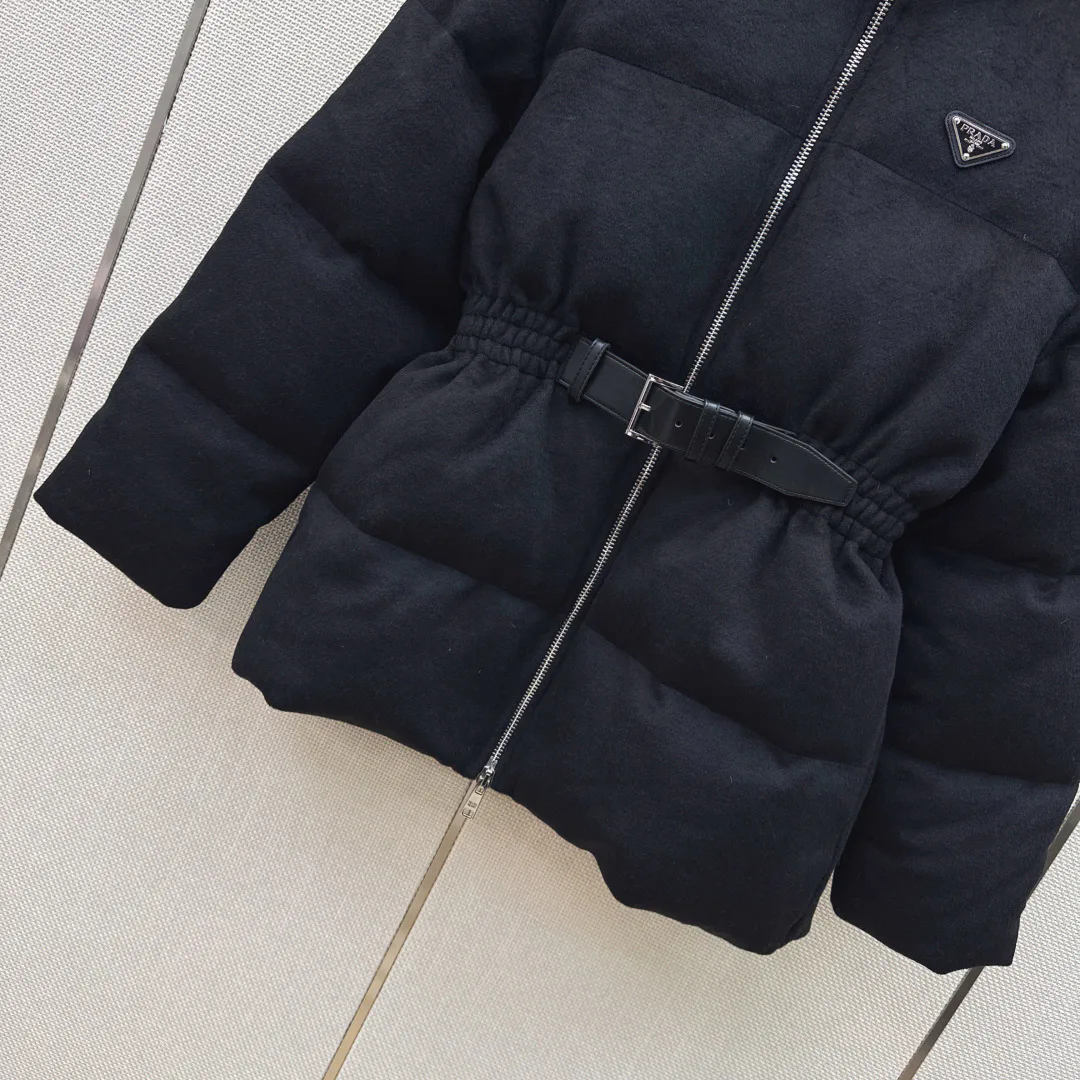 Куртки И Пуховики Женские Prada 18629387