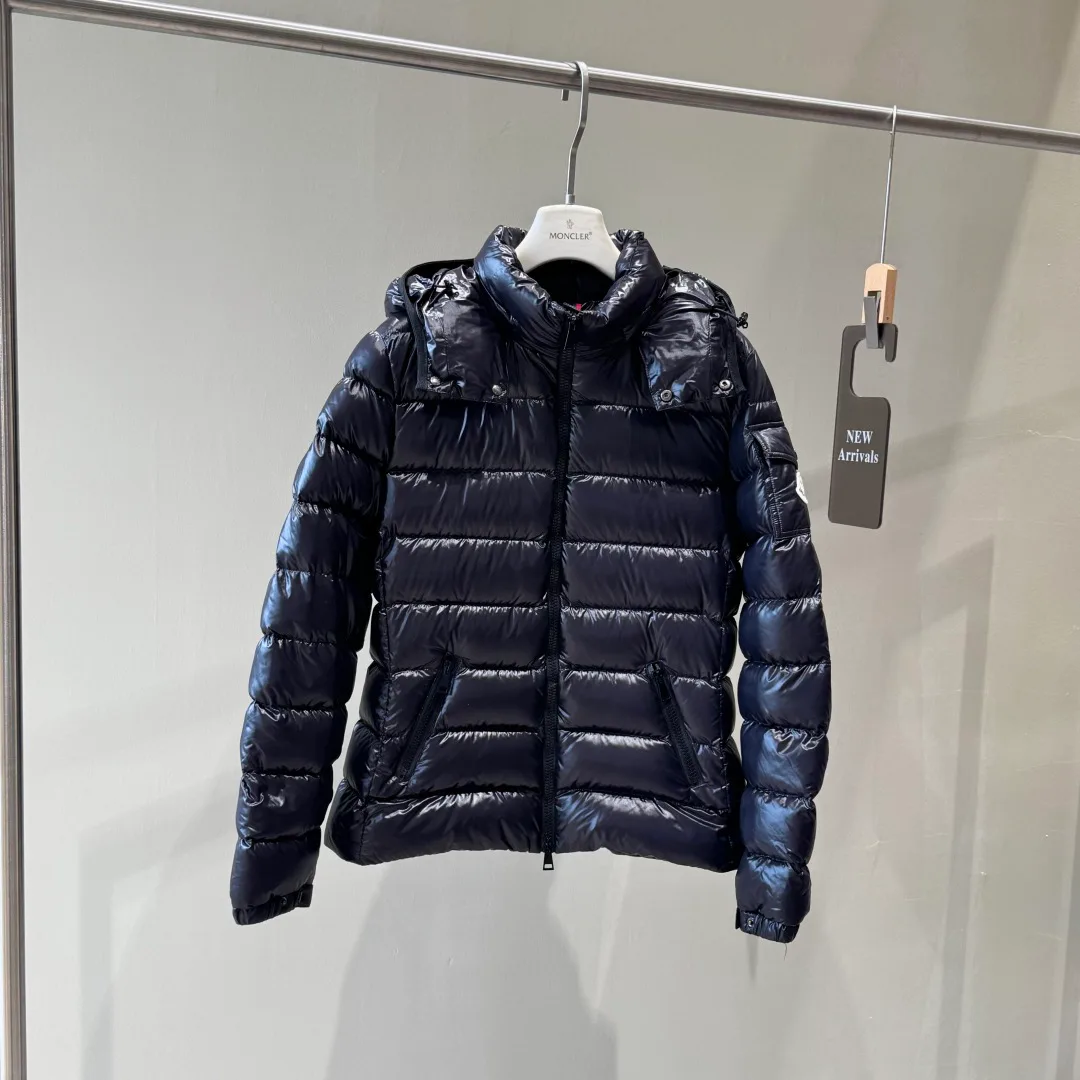 Women's Jackets And Down Jackets MONCLER 18111577