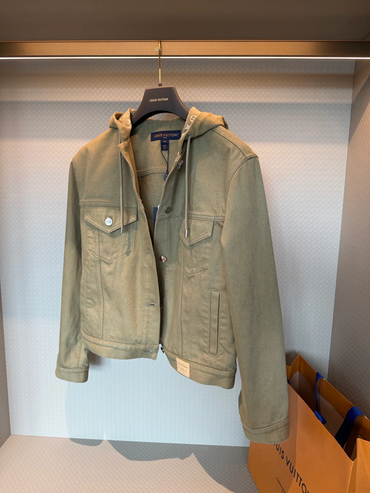 Women's Jackets And Down Jackets LOUIS VUITTON 17094451
