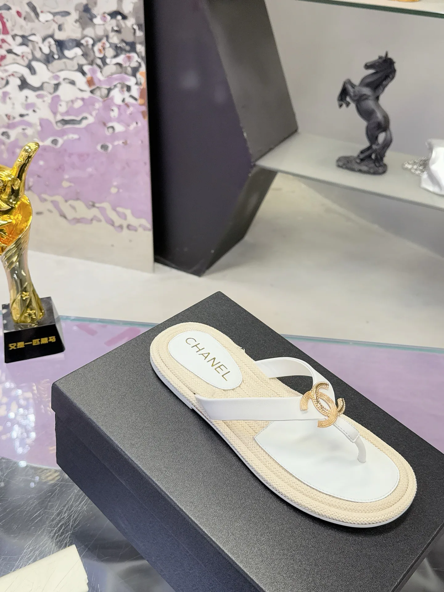 Women's Flip-Flops CHANEL 16978436