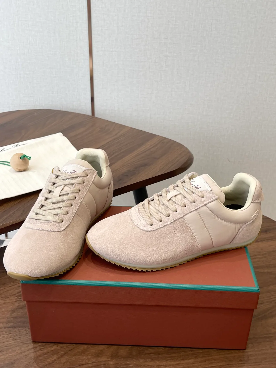Women's Sneakers LORO PIANA 17364672